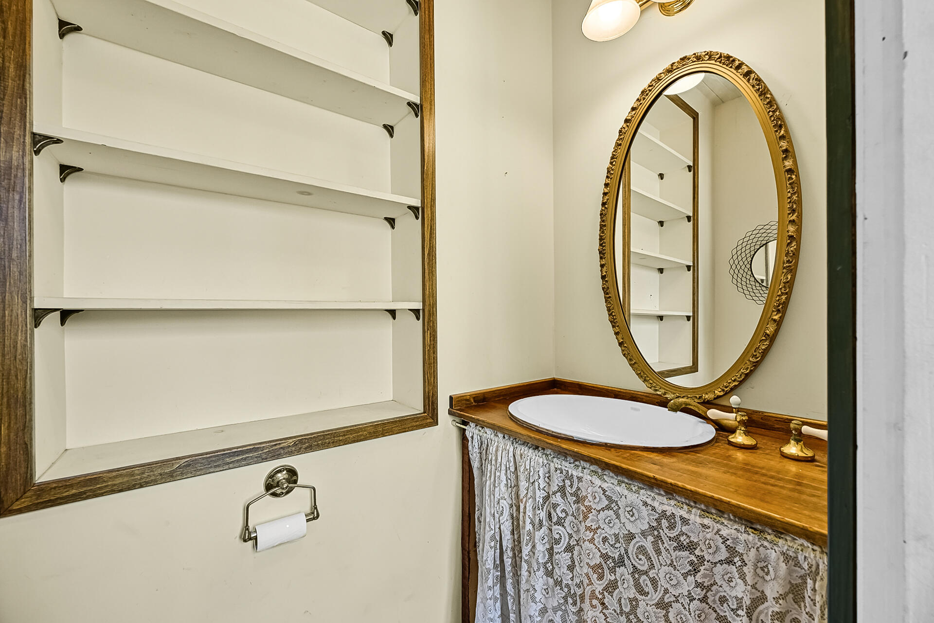 208 W Jefferson St Unit: 210