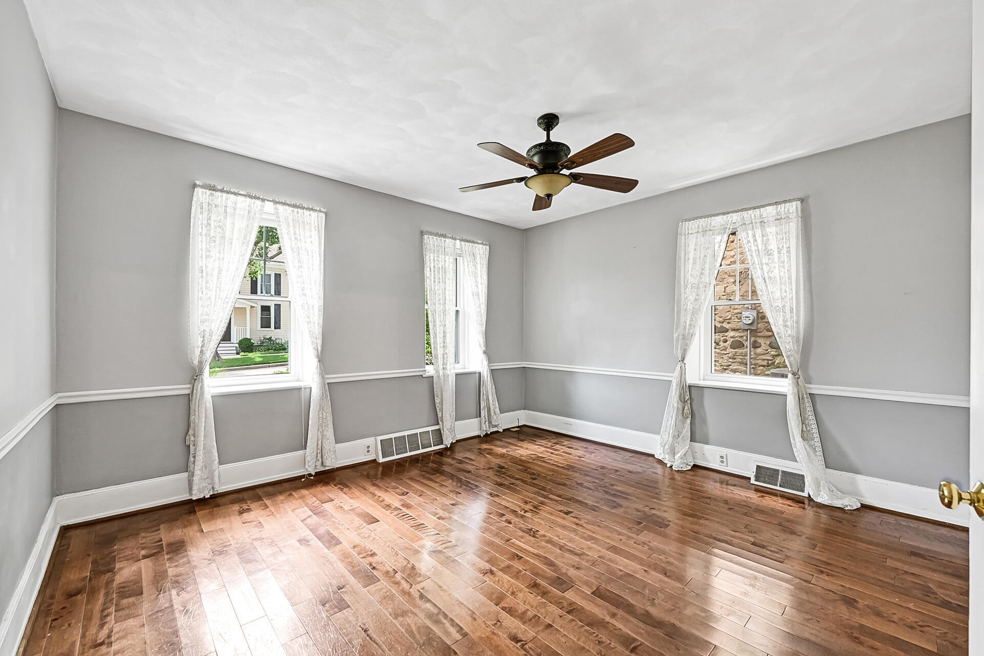208 W Jefferson St Unit: 210