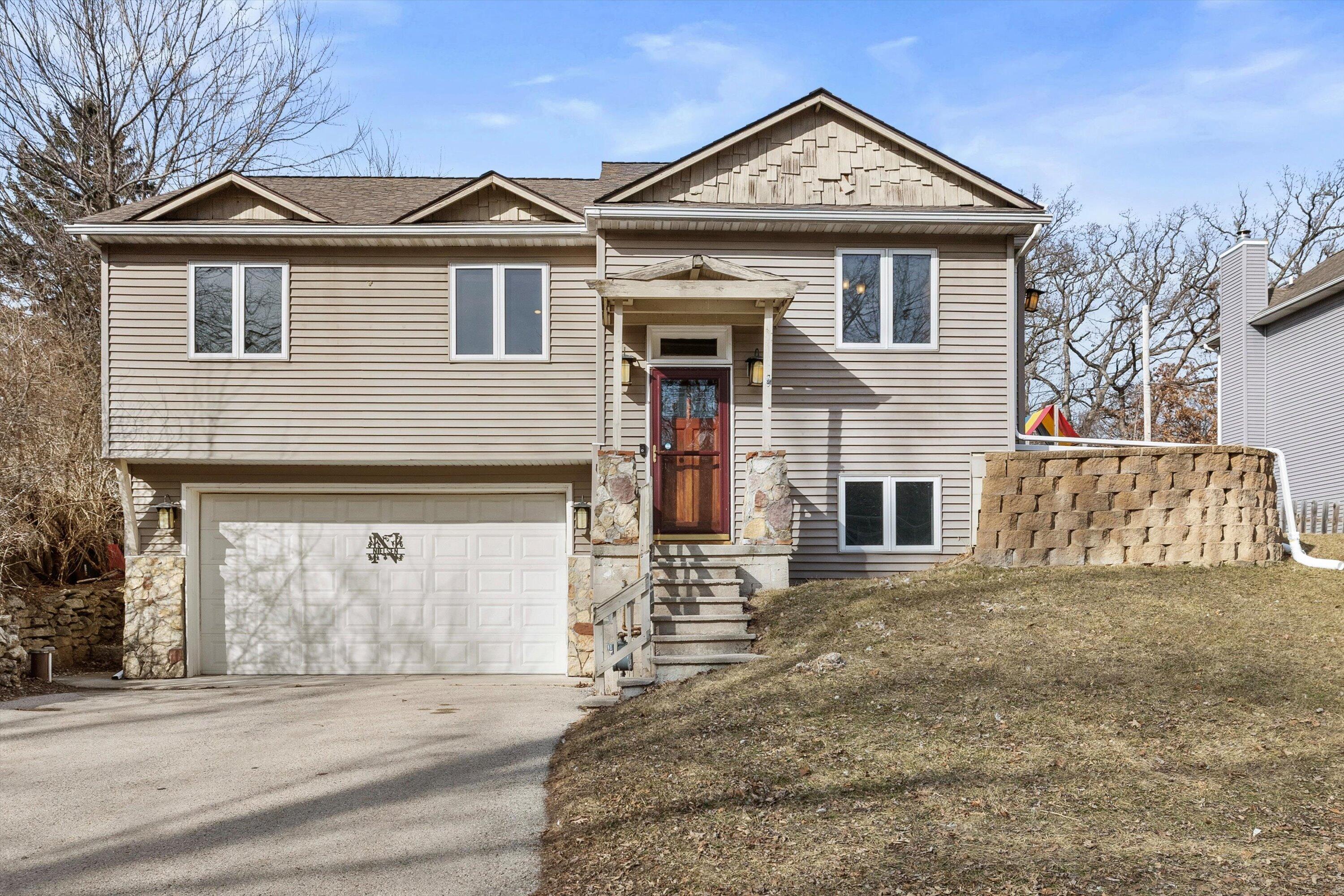 29944 Greenleaf Dr