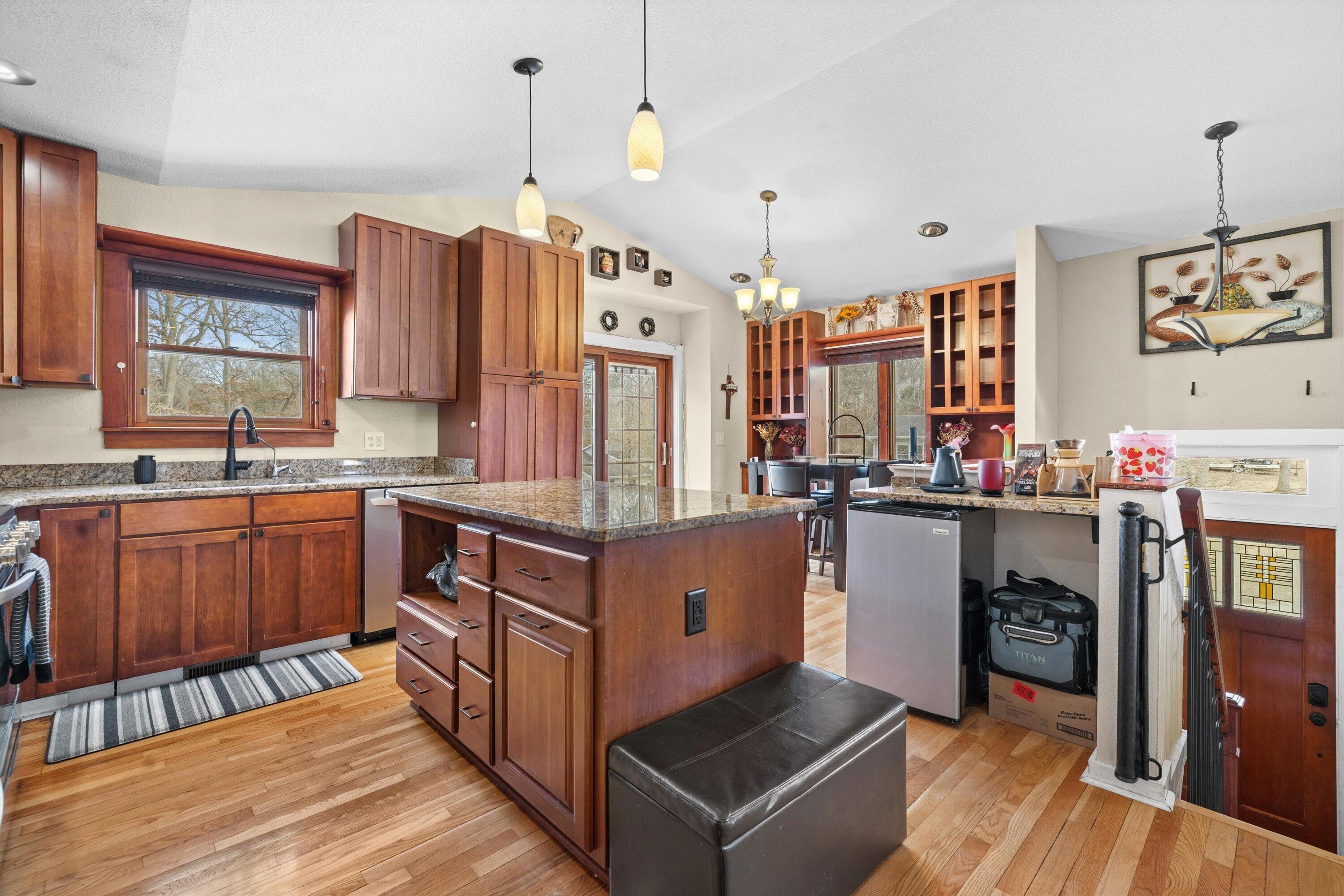 29944 Greenleaf Dr