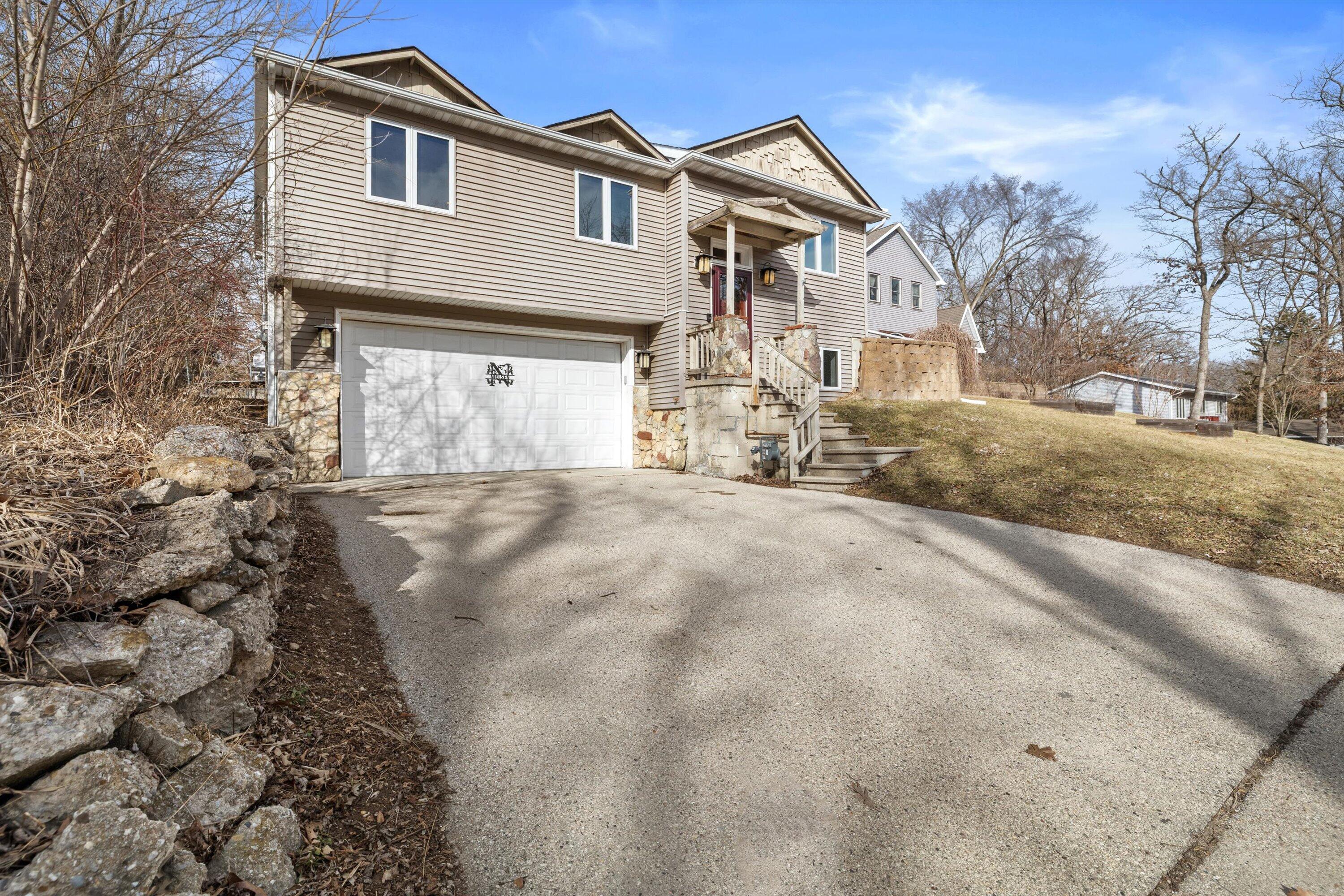 29944 Greenleaf Dr