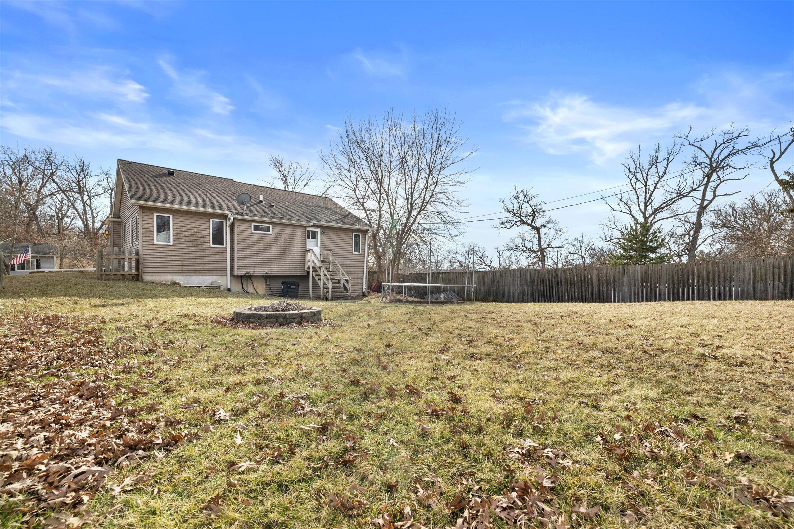 29944 Greenleaf Dr