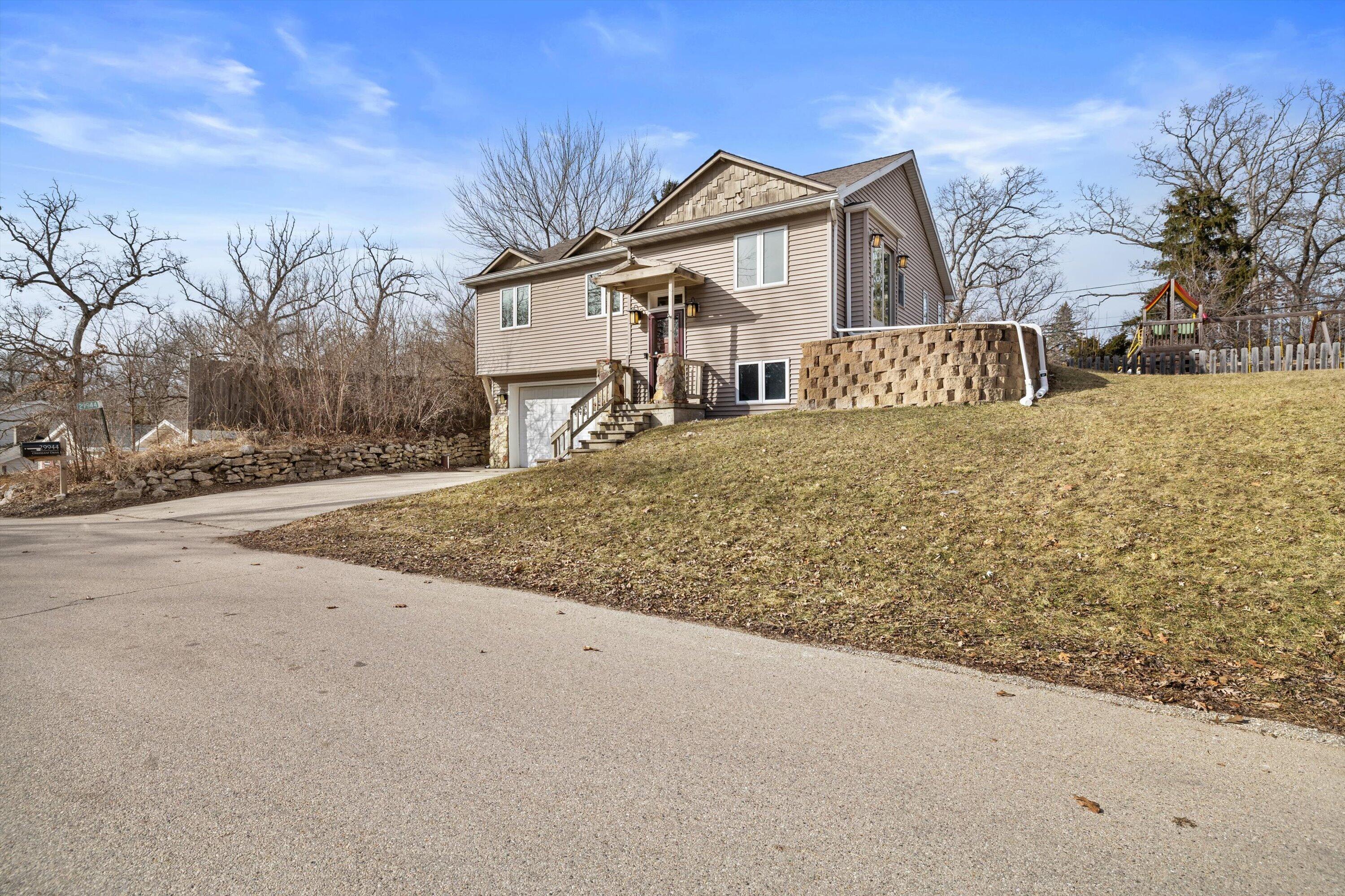 29944 Greenleaf Dr