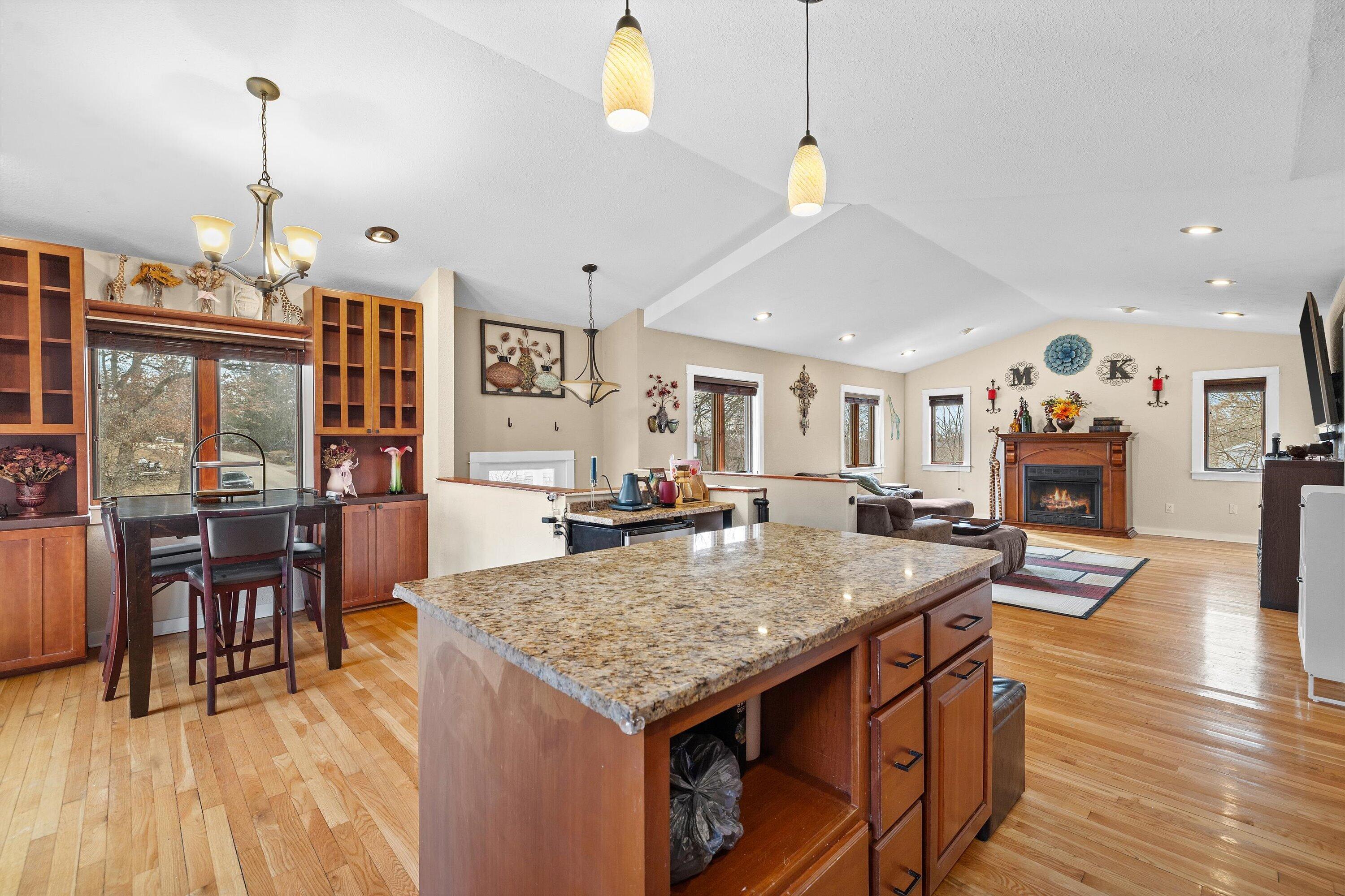 29944 Greenleaf Dr