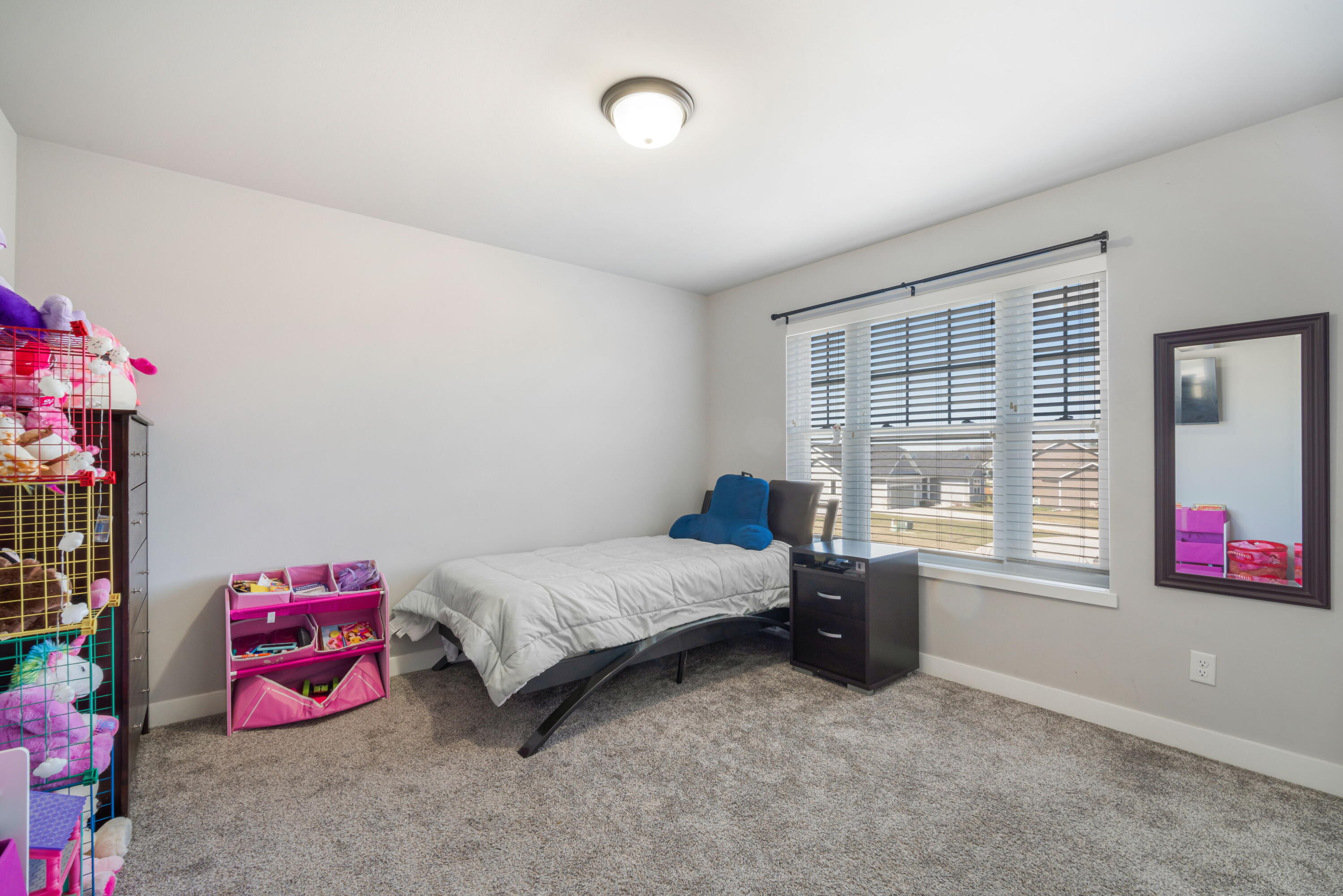 W148N10450 Blackbird Pt