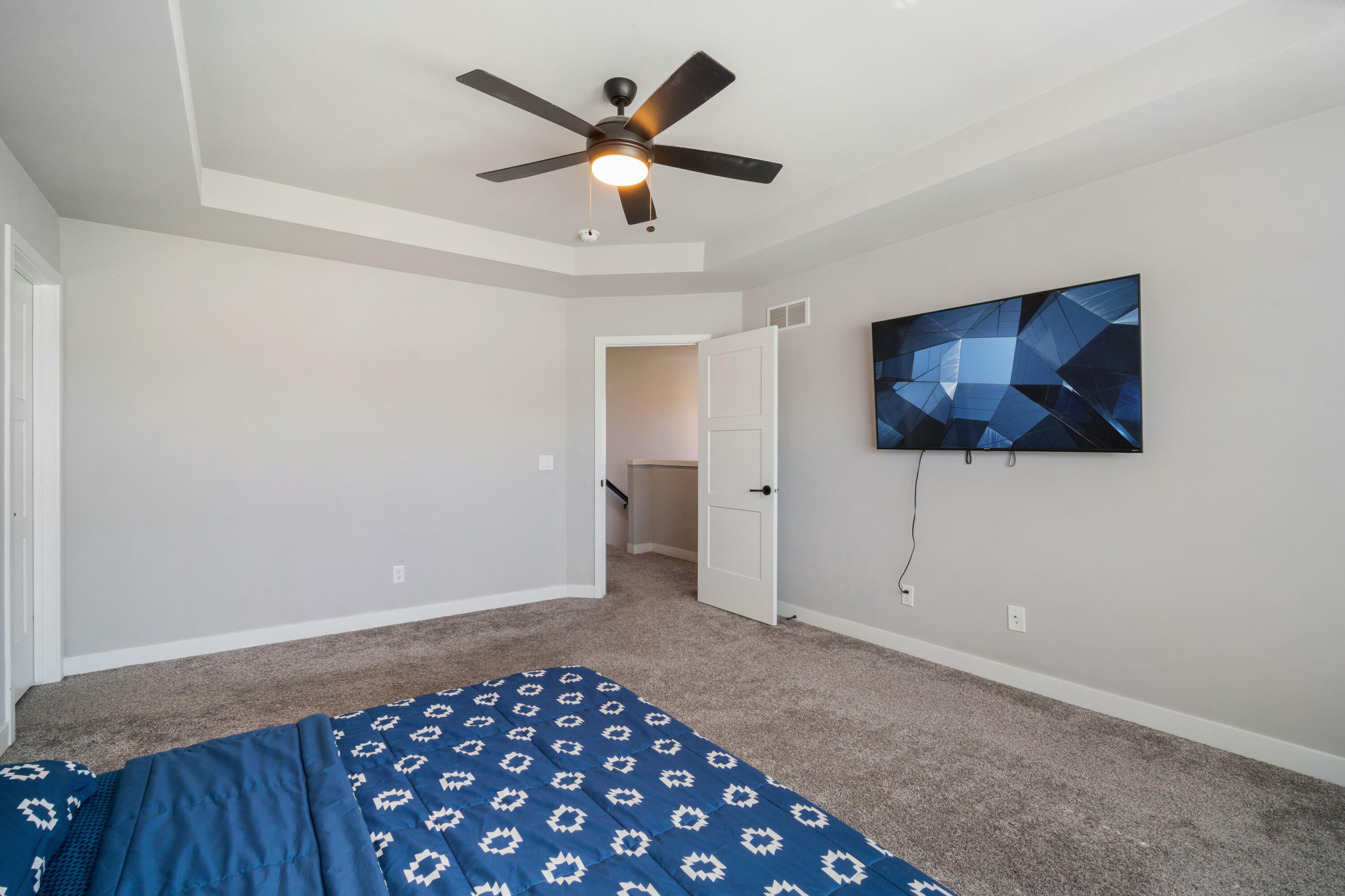 W148N10450 Blackbird Pt