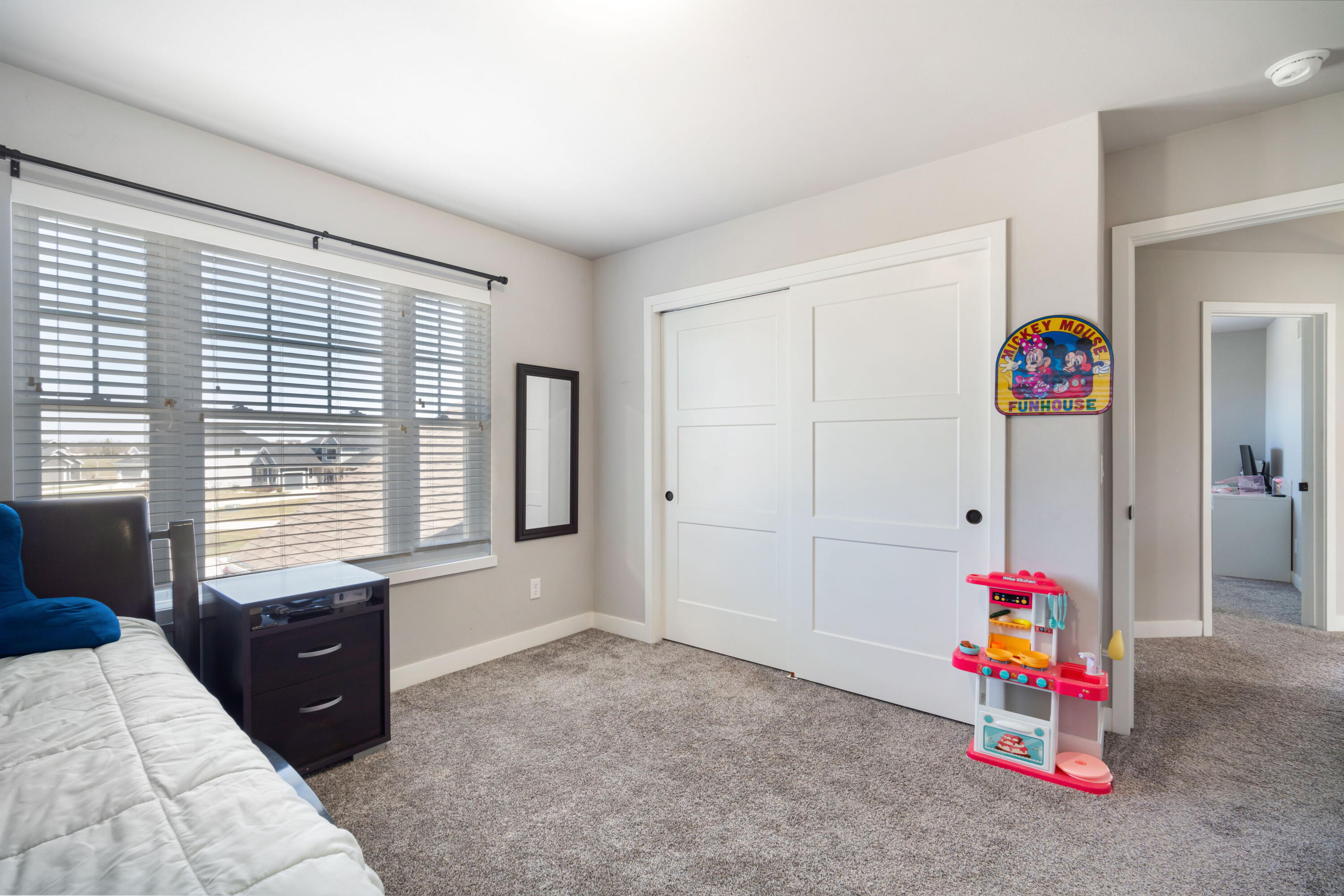 W148N10450 Blackbird Pt