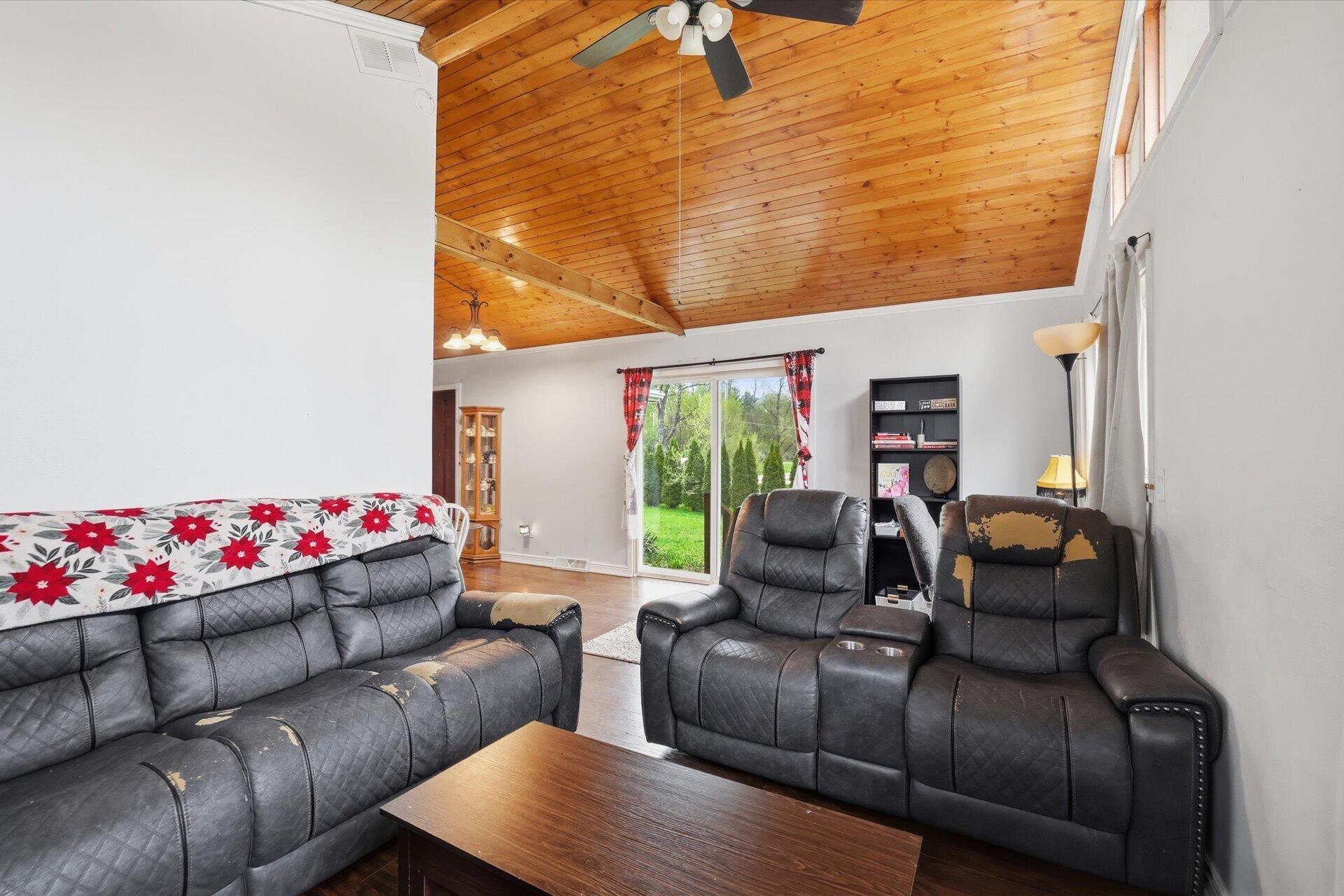 33015 Bohner Dr