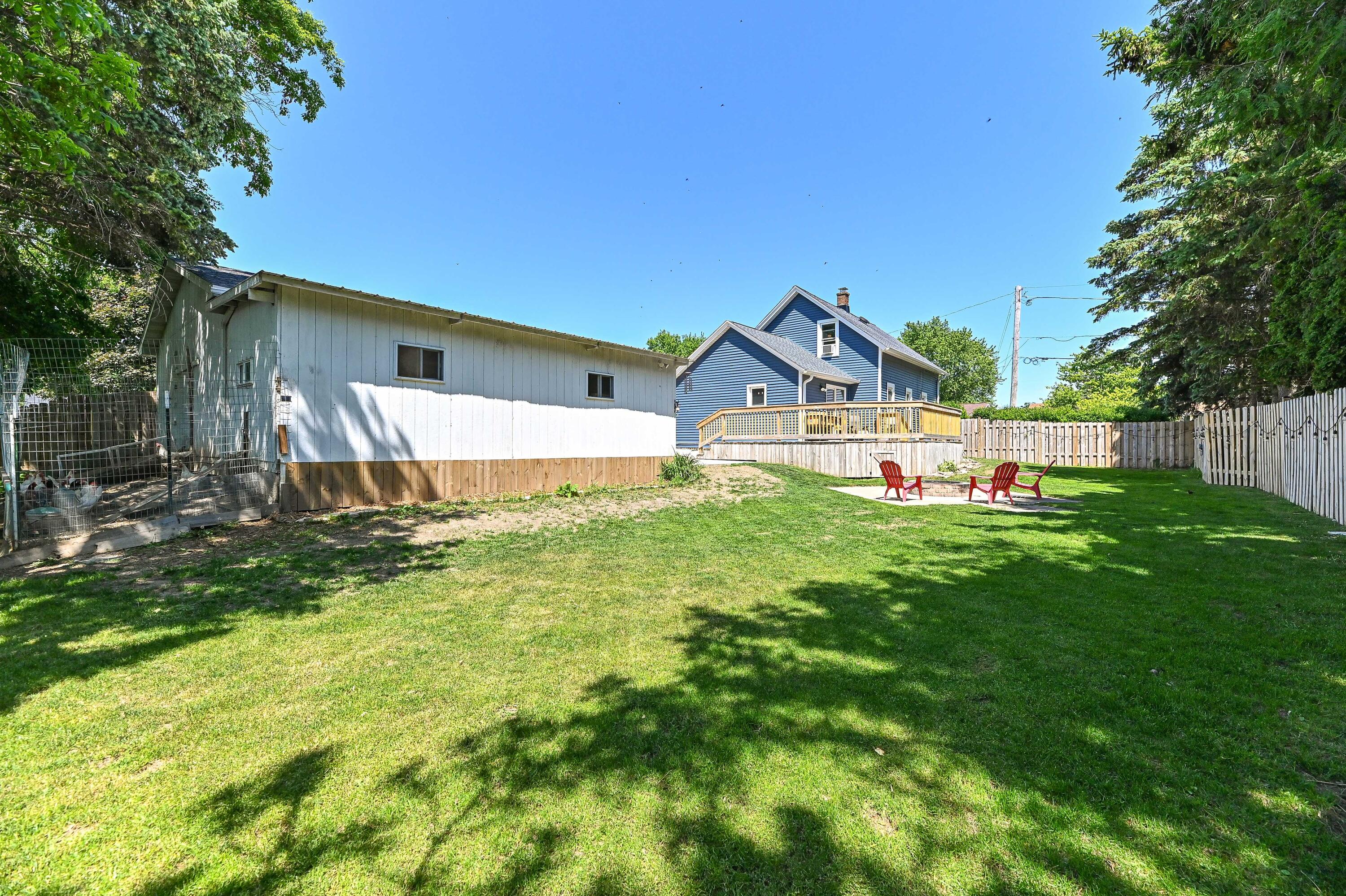 726 High St