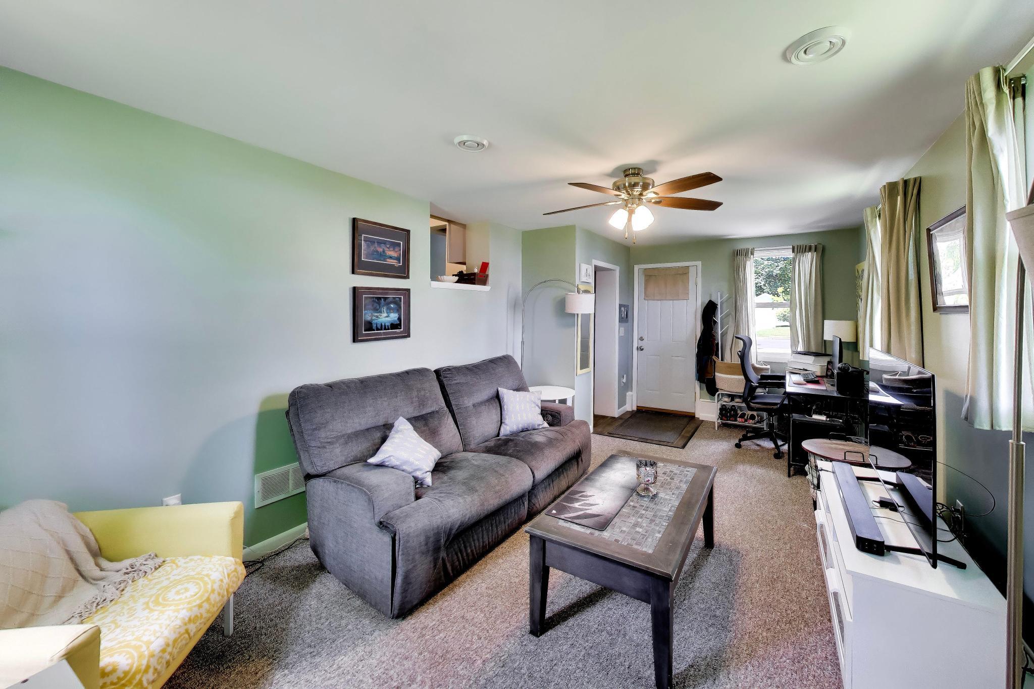 1207 Vine St, 1209