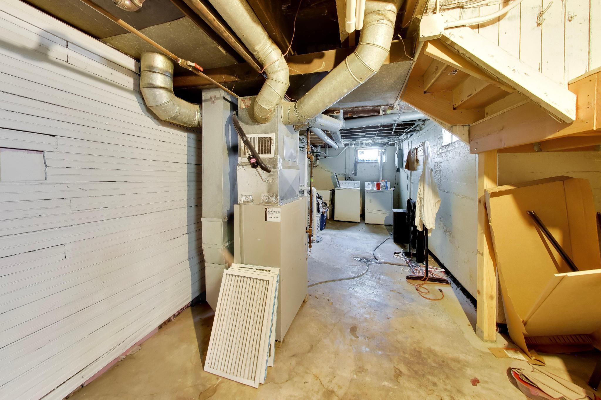 1207 Vine St, 1209