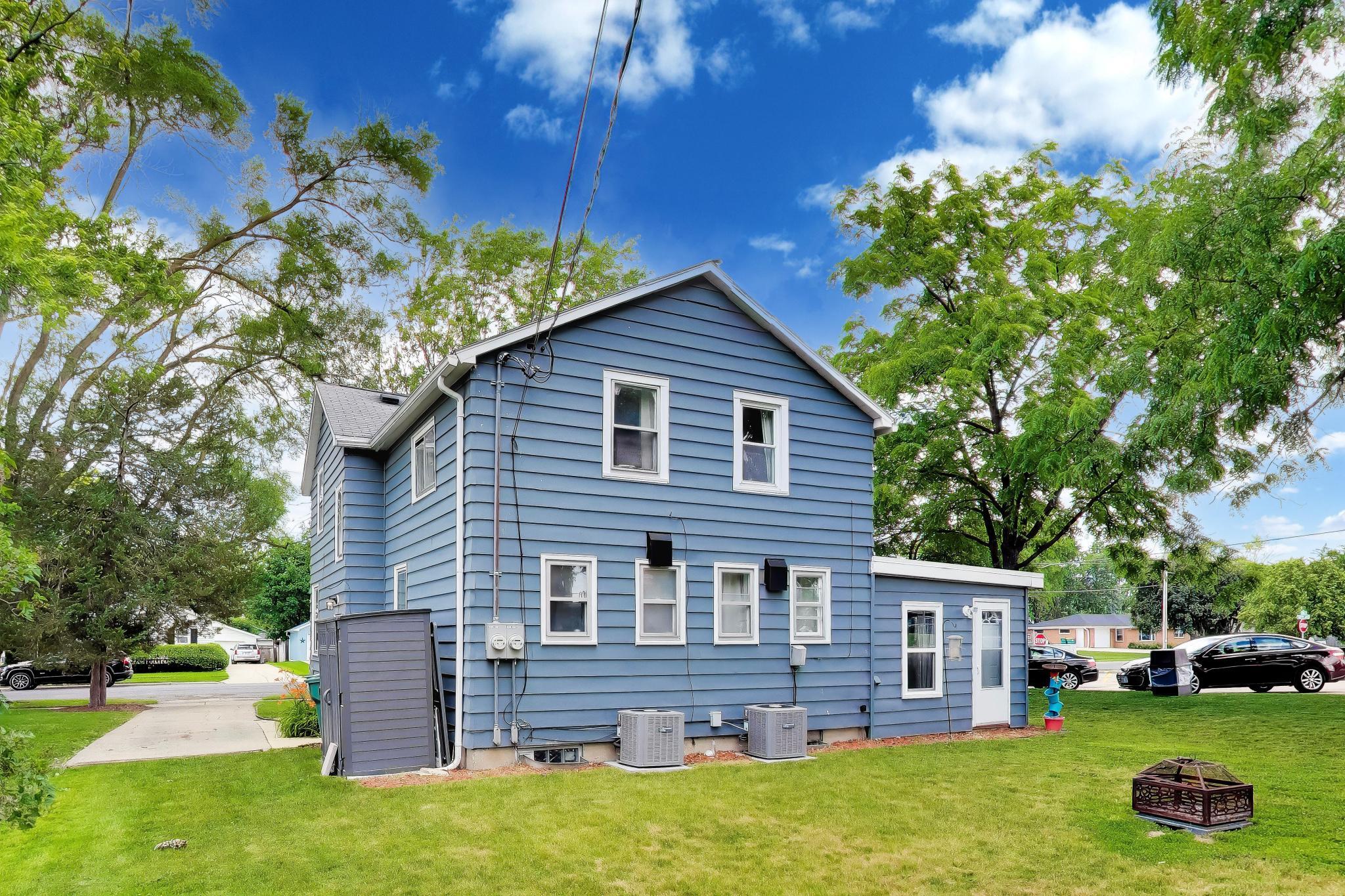 1207 Vine St, 1209