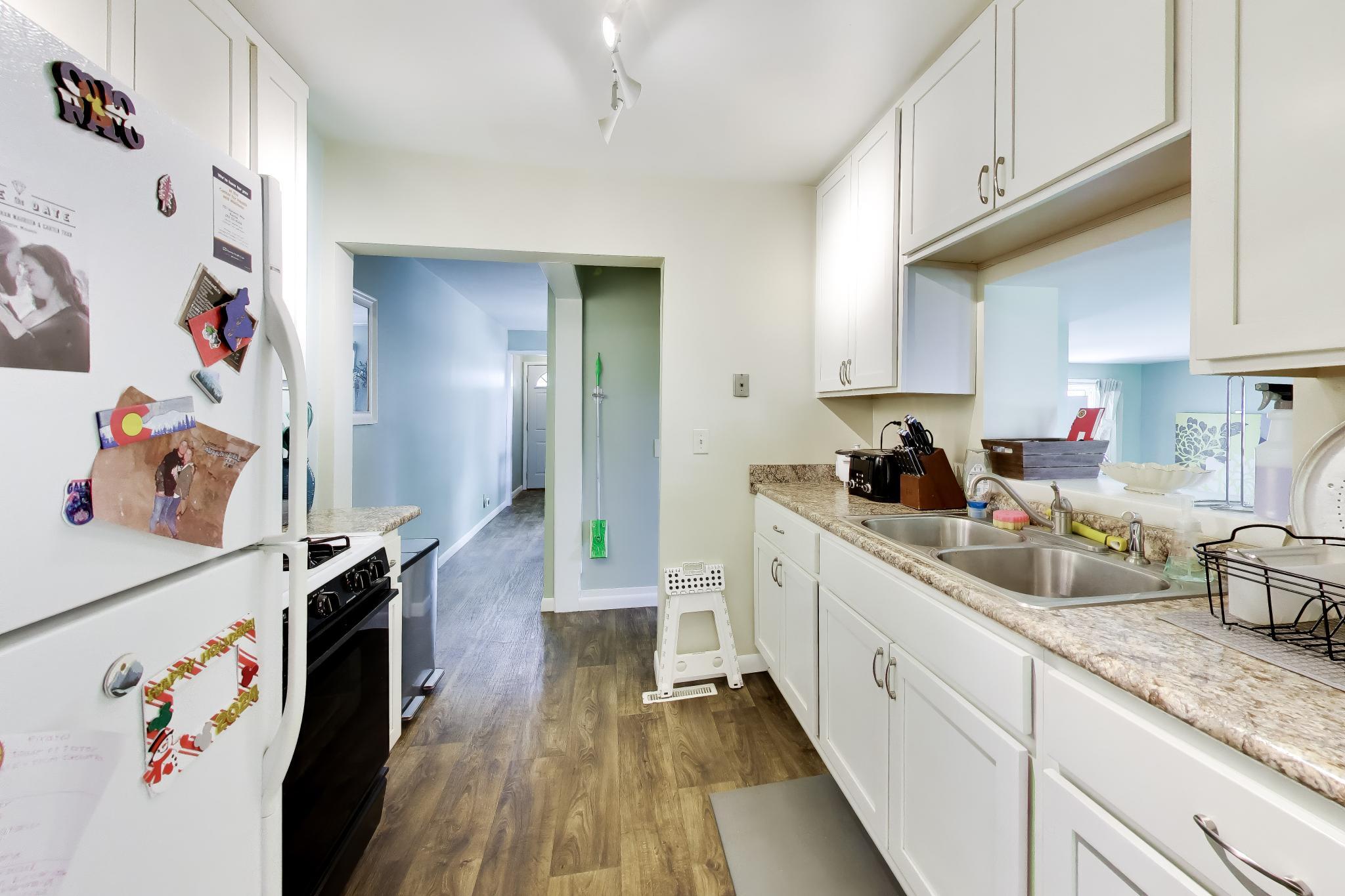 1207 Vine St, 1209