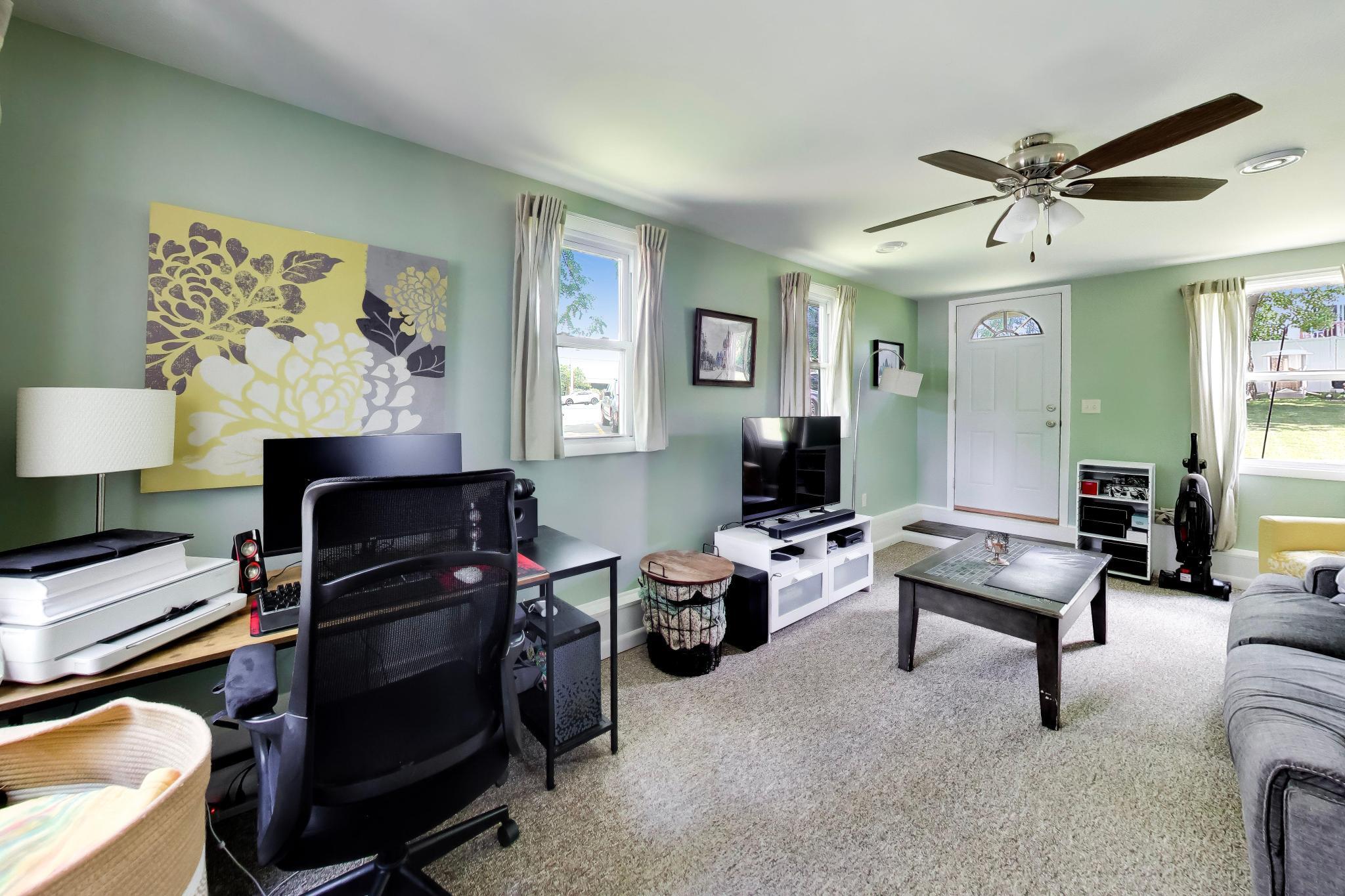1207 Vine St, 1209