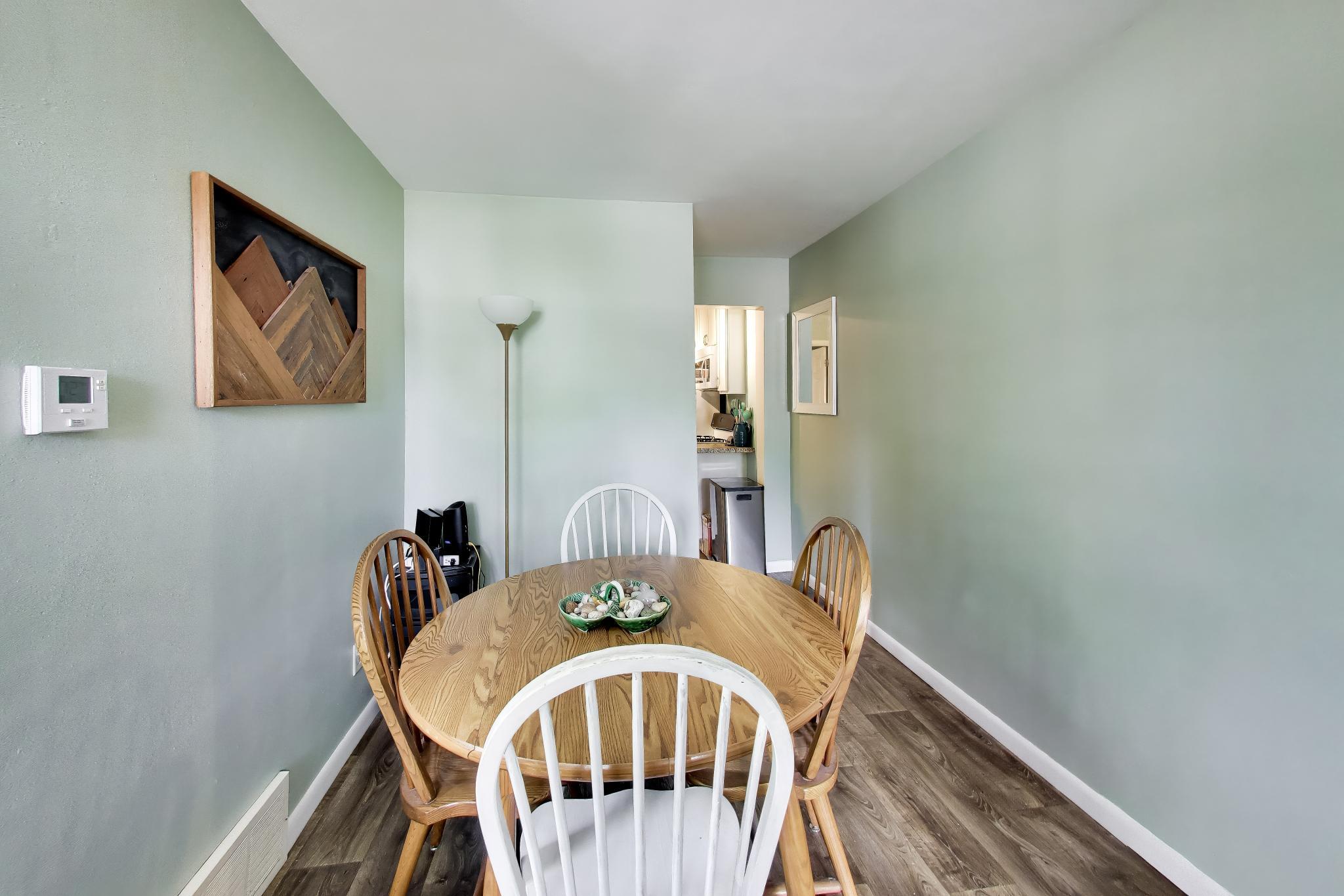 1207 Vine St, 1209