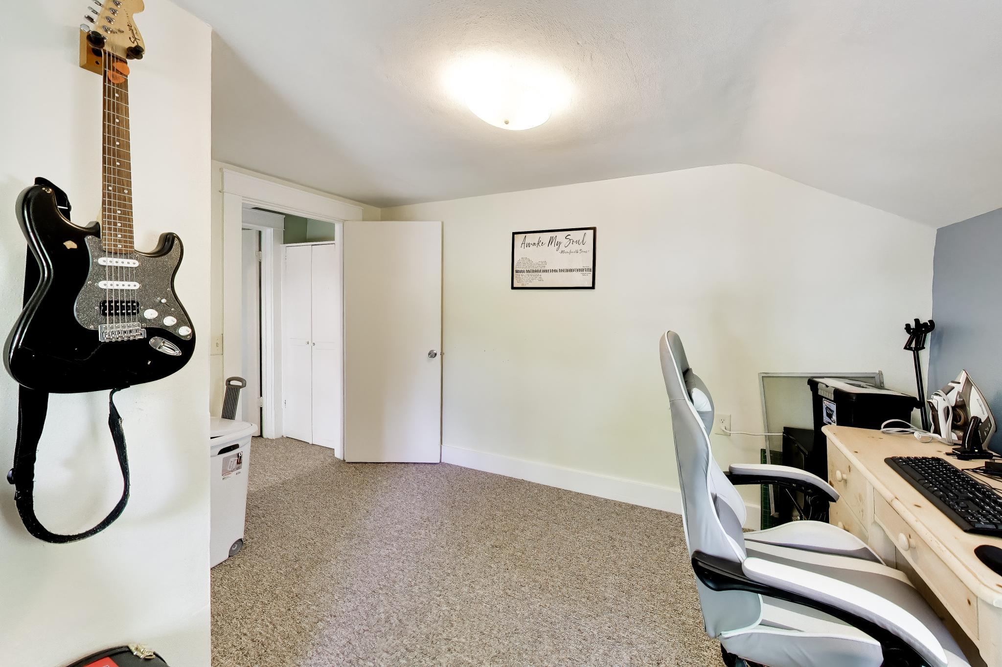 1207 Vine St, 1209