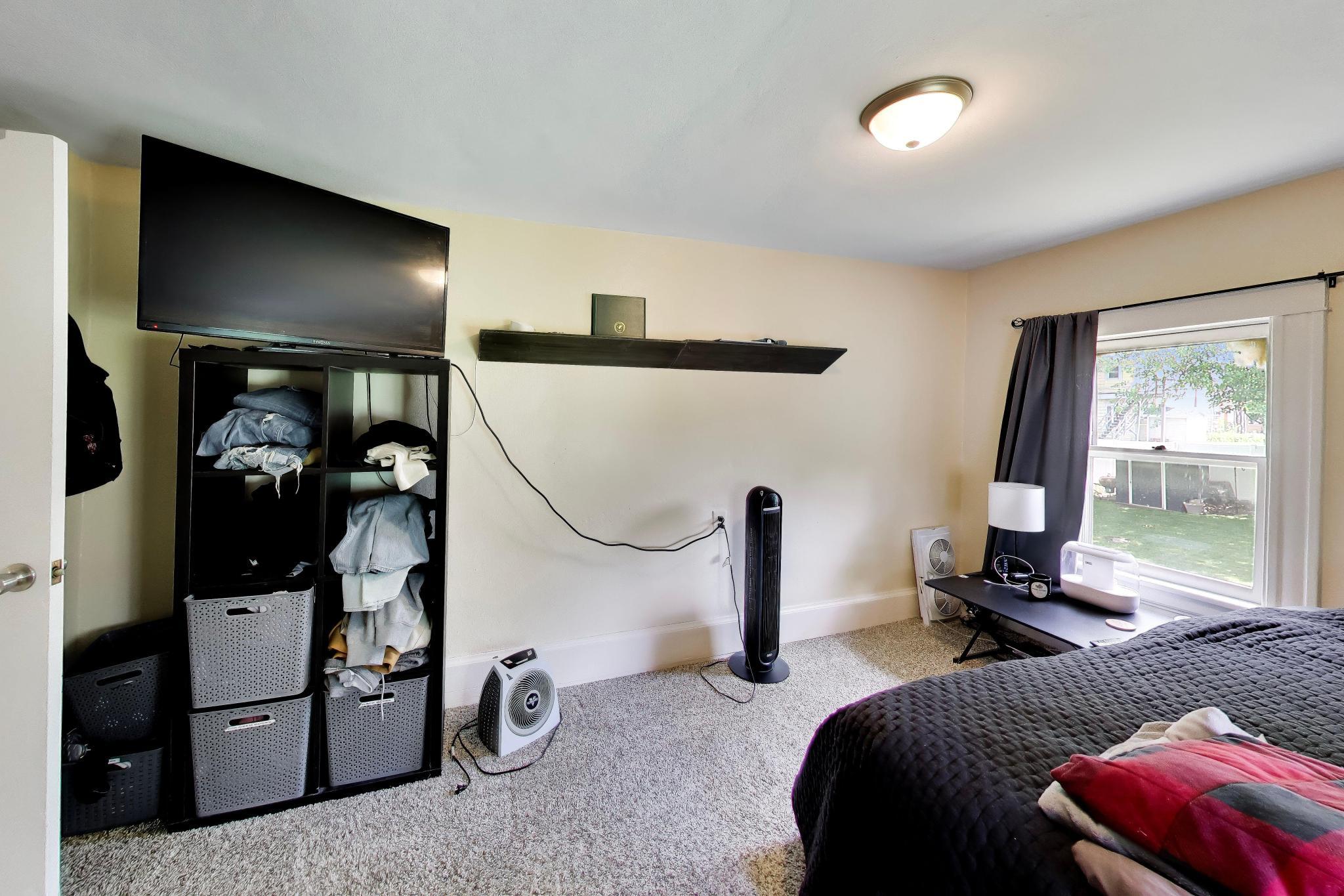 1207 Vine St, 1209