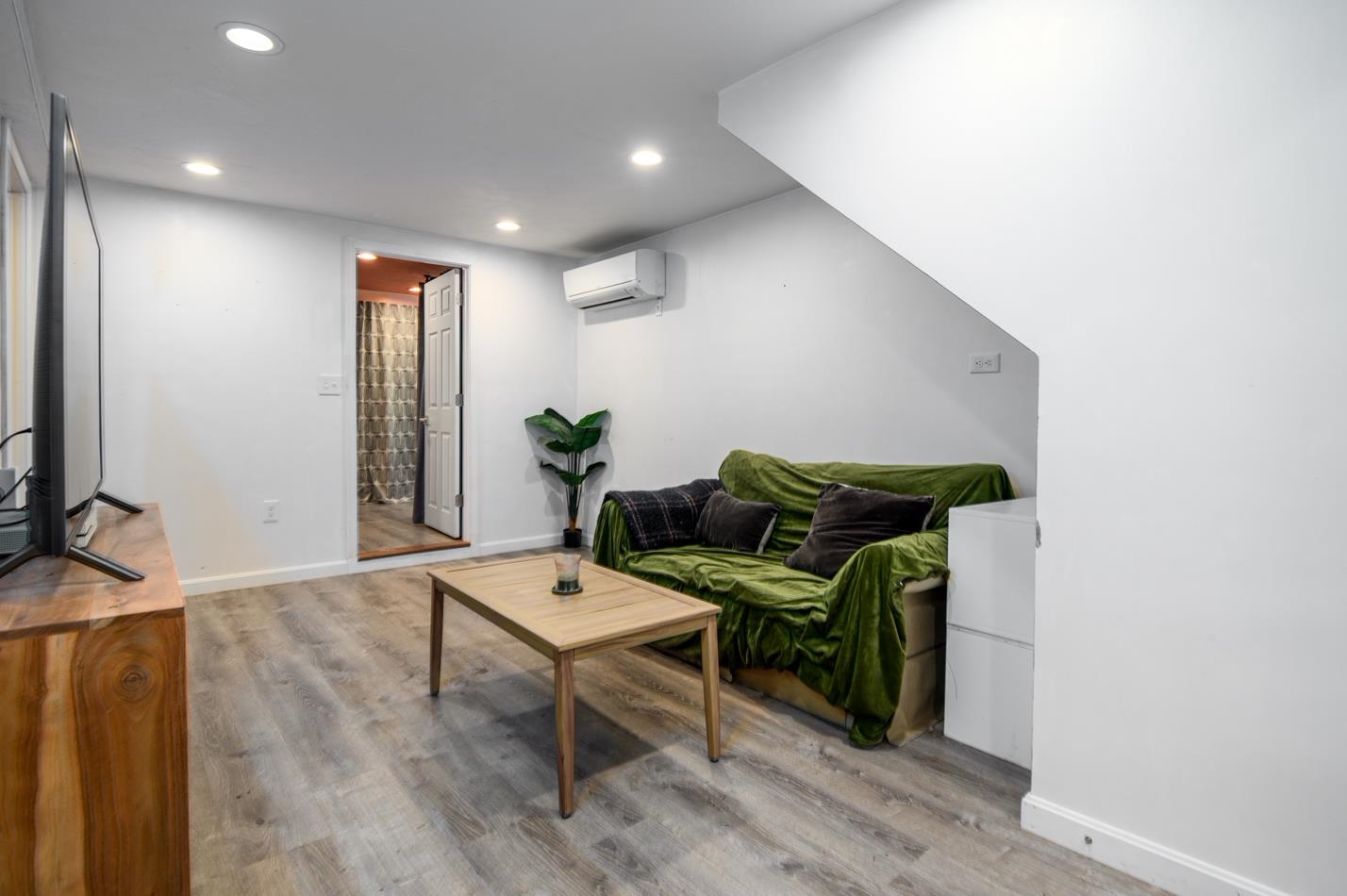 66 Grove Avenue