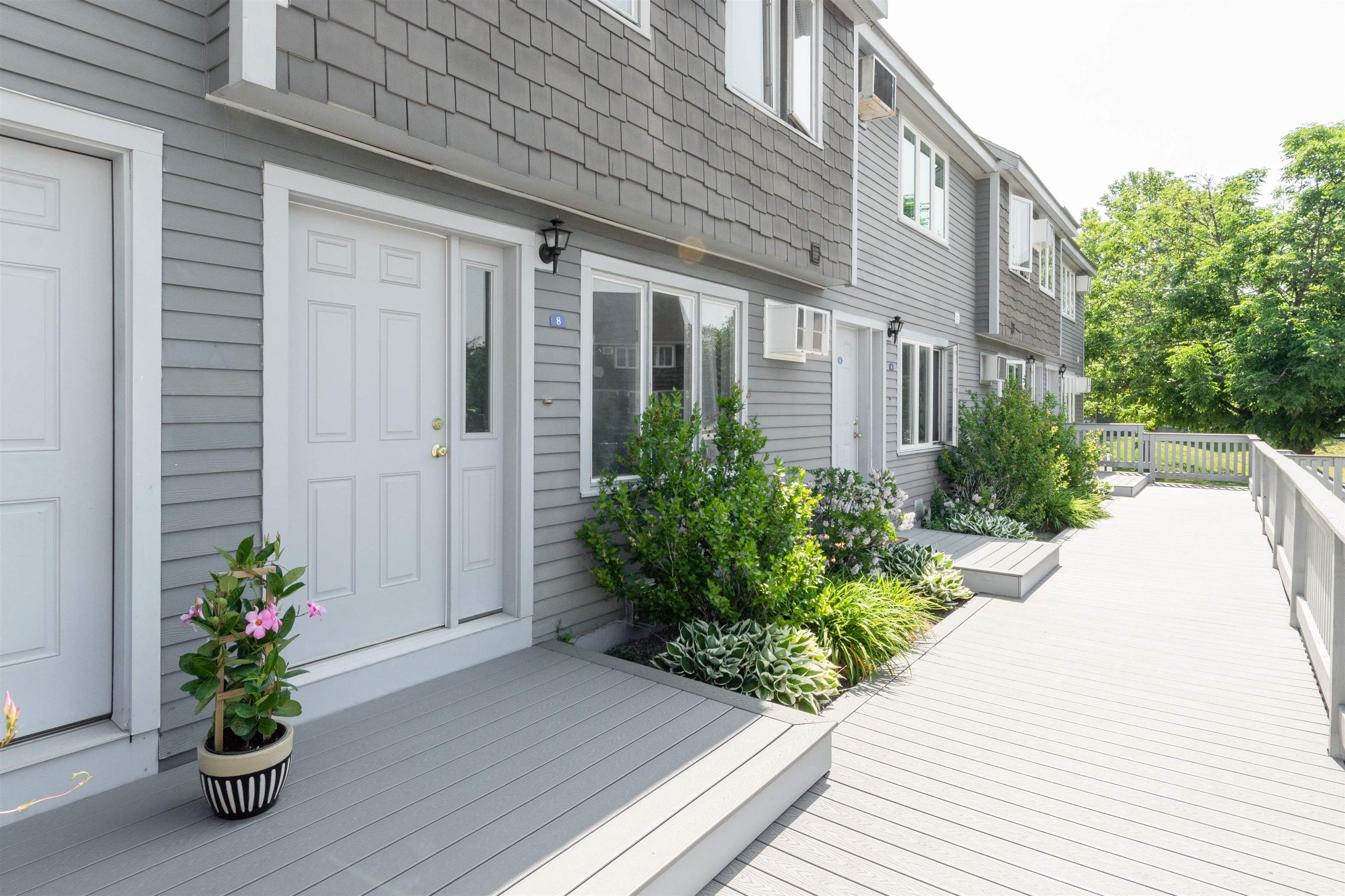 8 Valley West Way Unit: 8