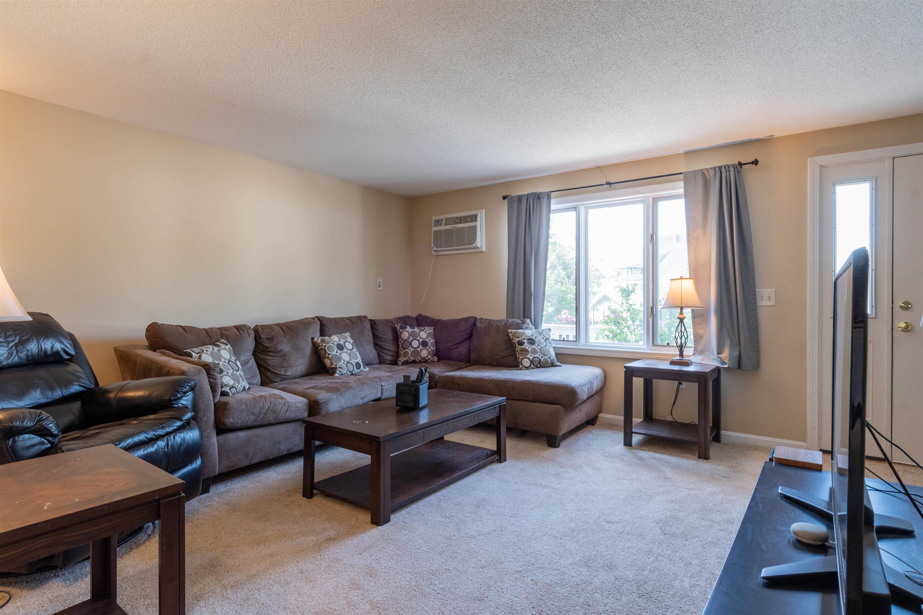 8 Valley West Way Unit: 8