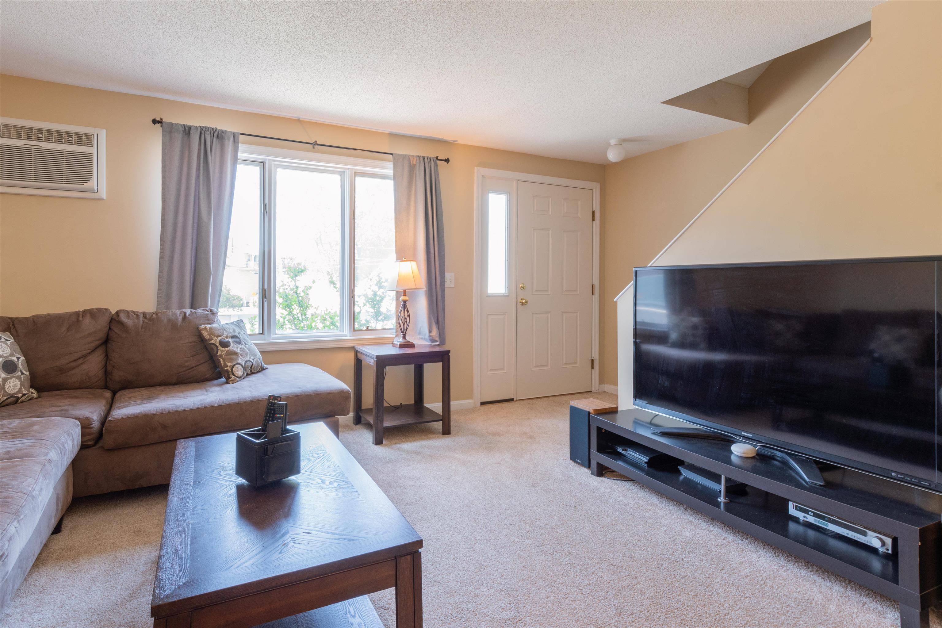 8 Valley West Way Unit: 8