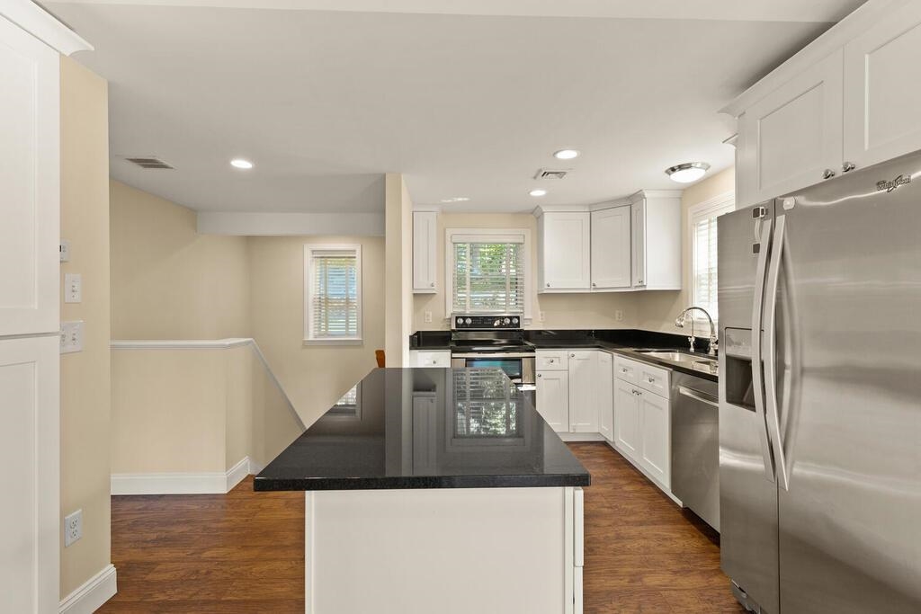 8 Sunset Road
