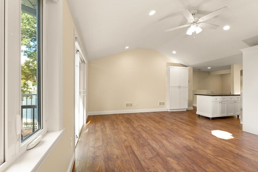 8 Sunset Road