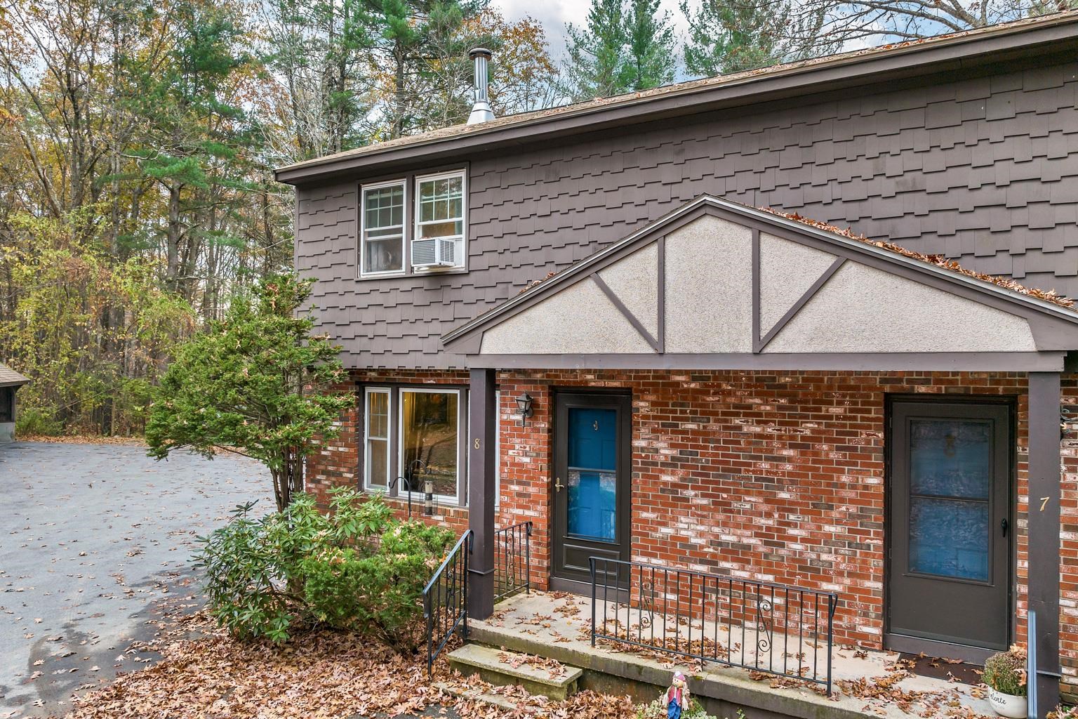 8 Midridge Circle