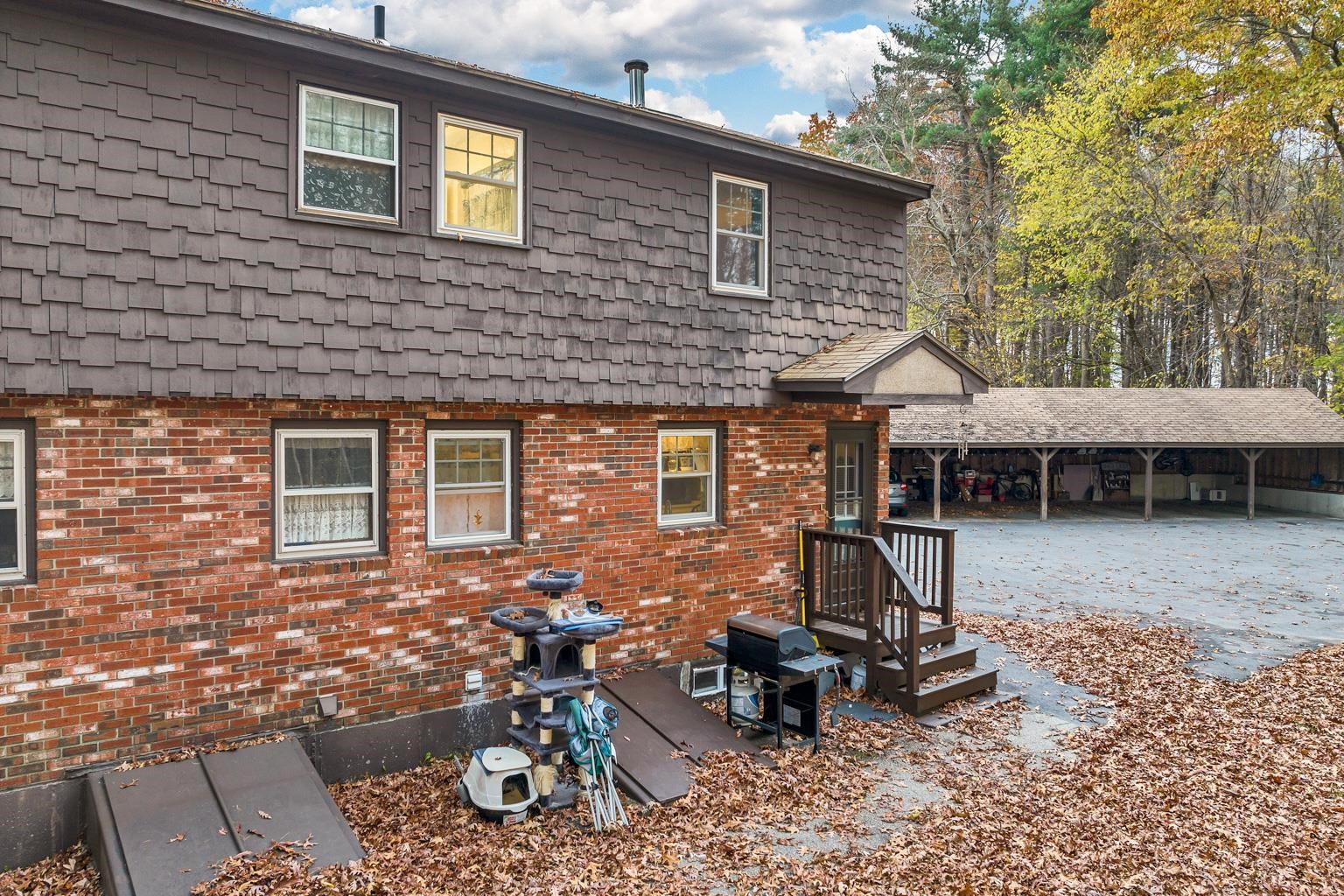 8 Midridge Circle