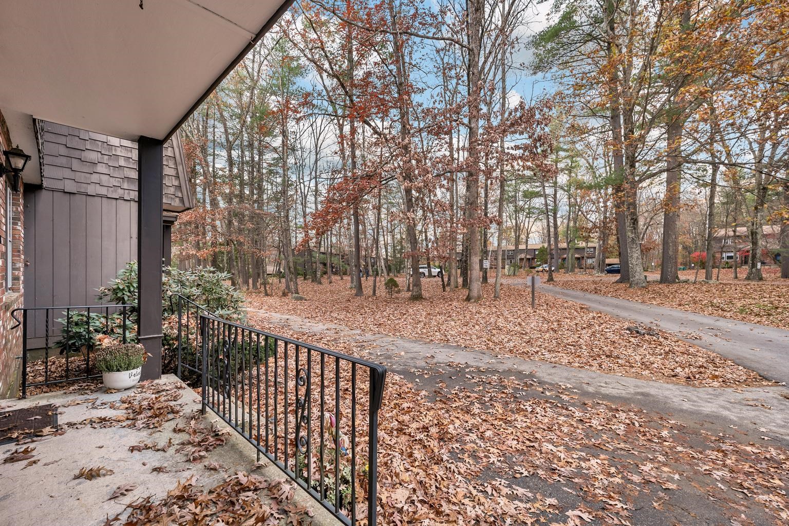 8 Midridge Circle