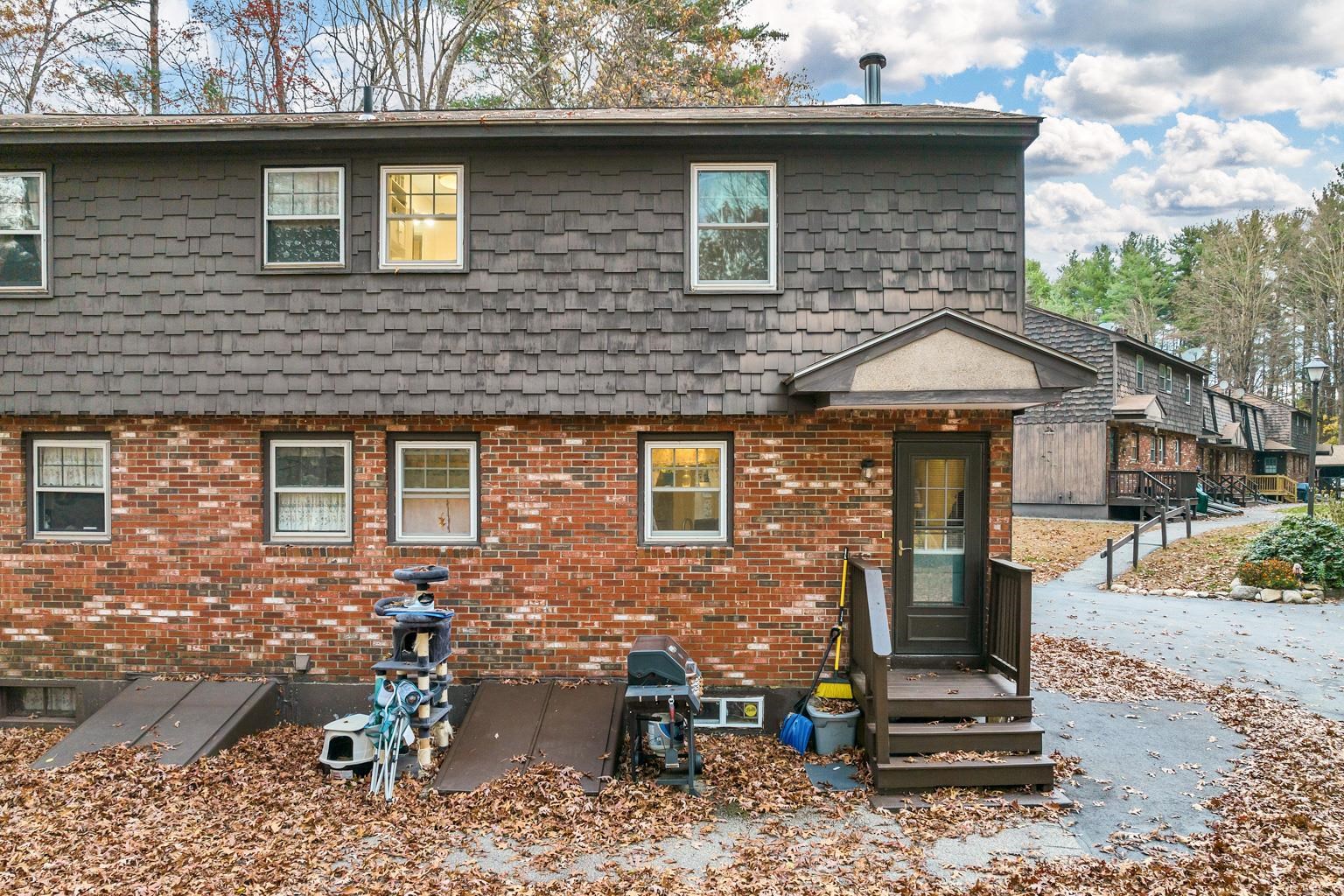 8 Midridge Circle