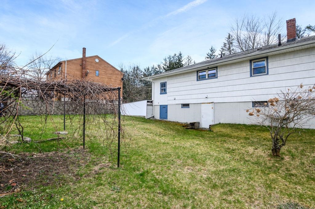 85 W Mitchell Street