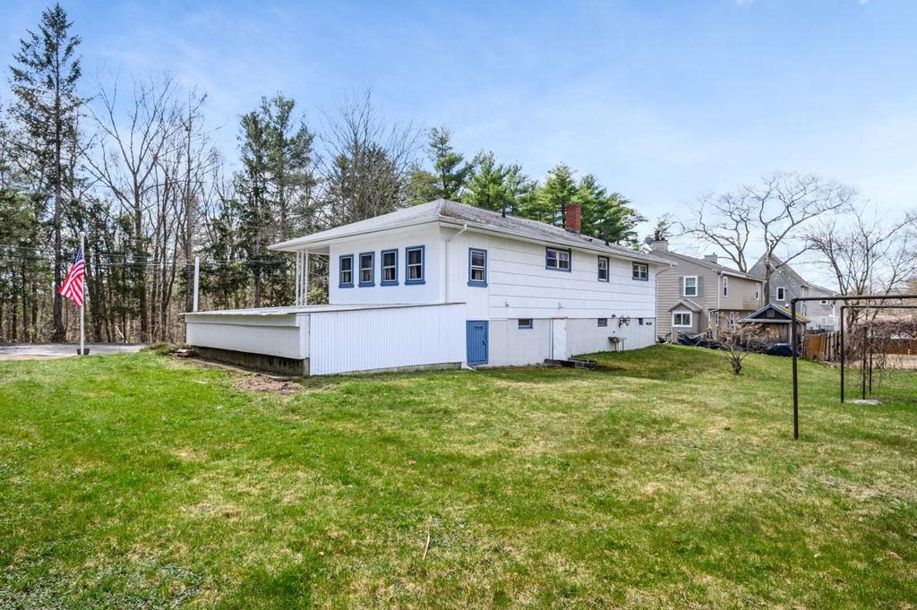 85 W Mitchell Street