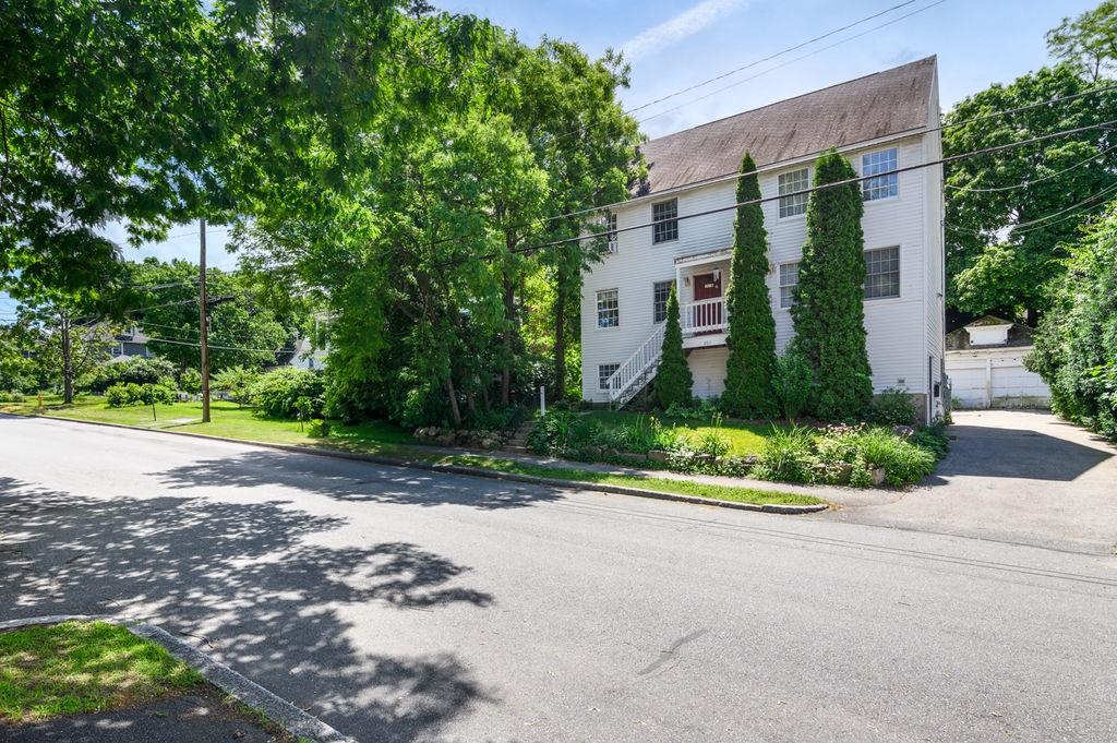301 Myrtle Street Unit: 2