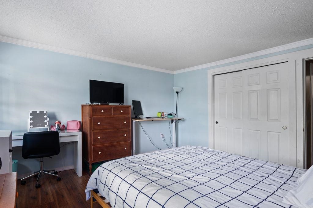 301 Myrtle Street Unit: 2