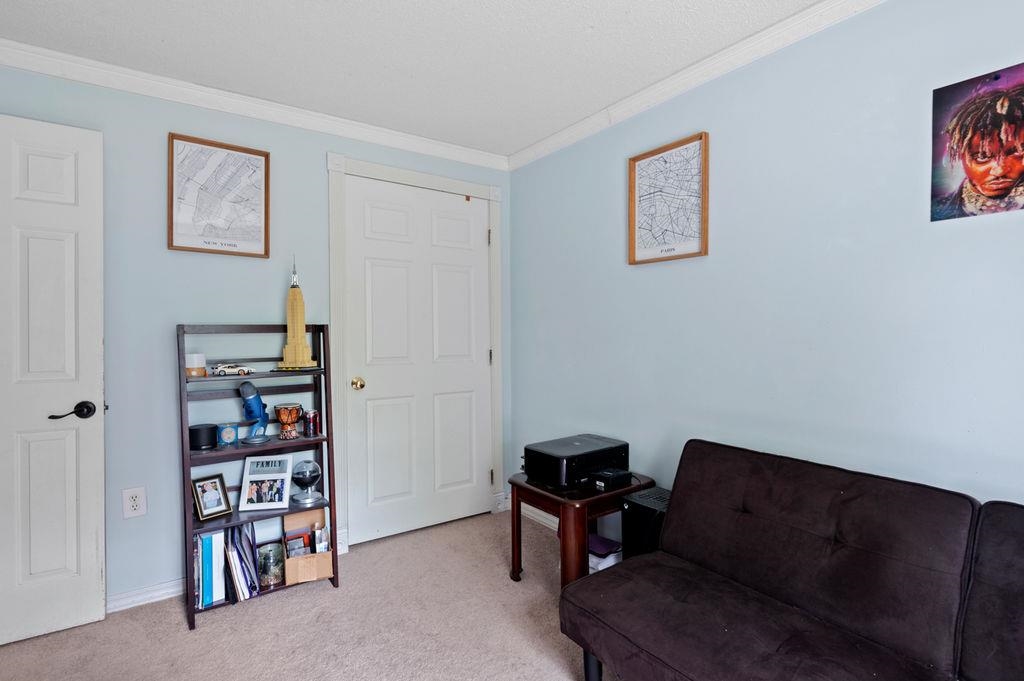 301 Myrtle Street Unit: 2