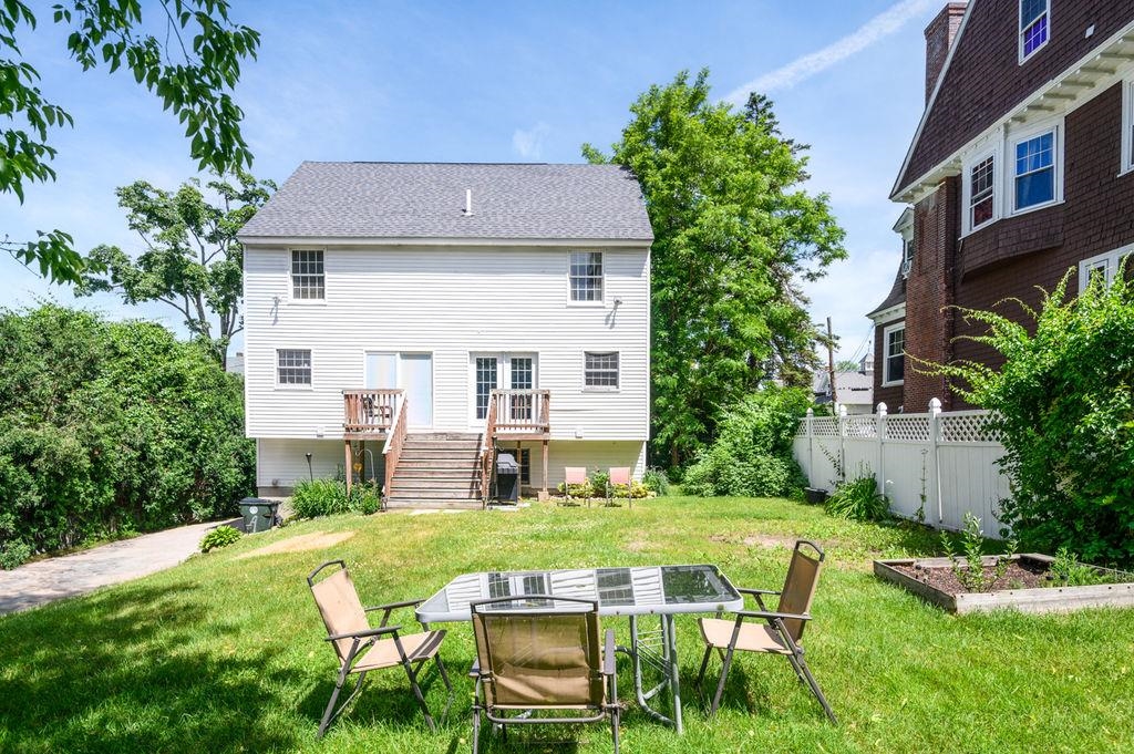301 Myrtle Street Unit: 2