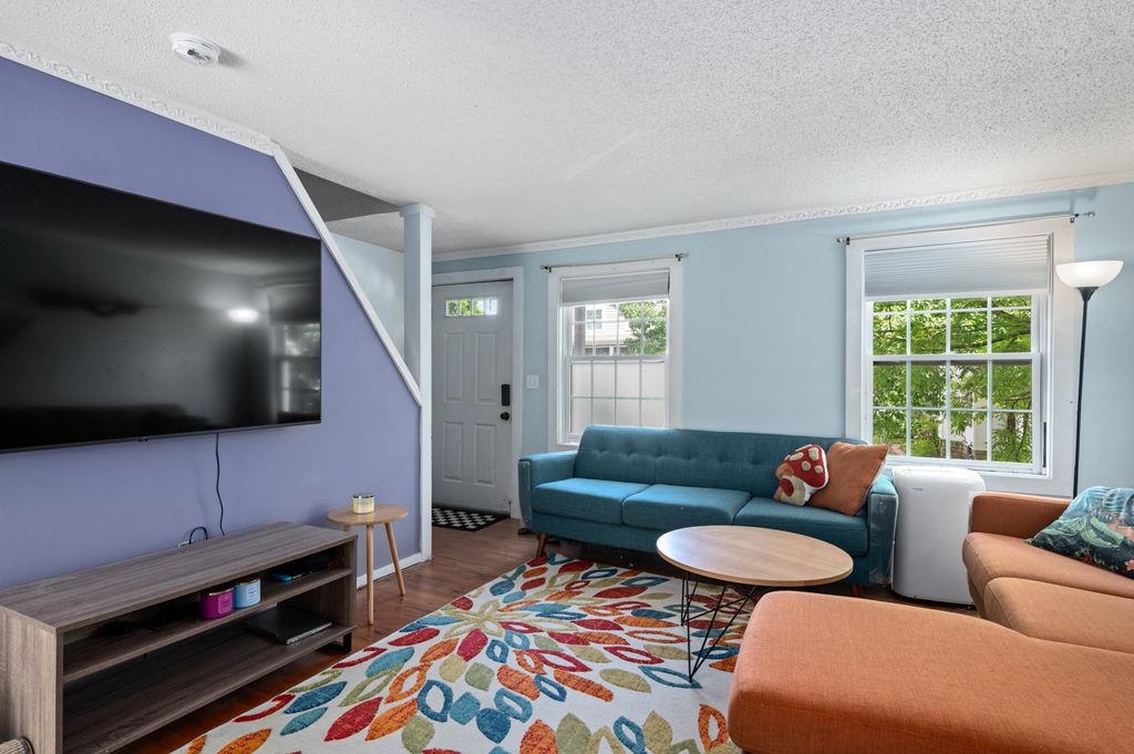 301 Myrtle Street Unit: 2