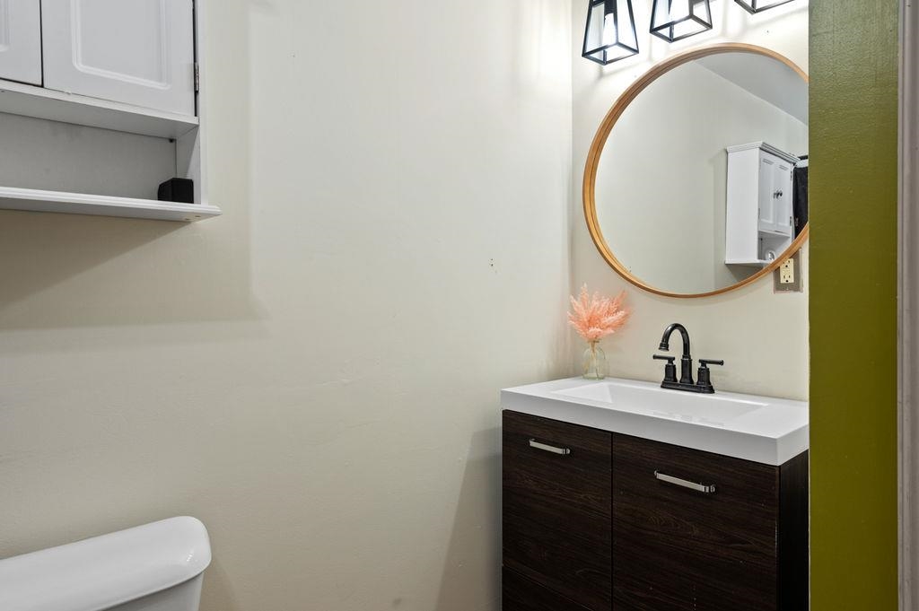 301 Myrtle Street Unit: 2