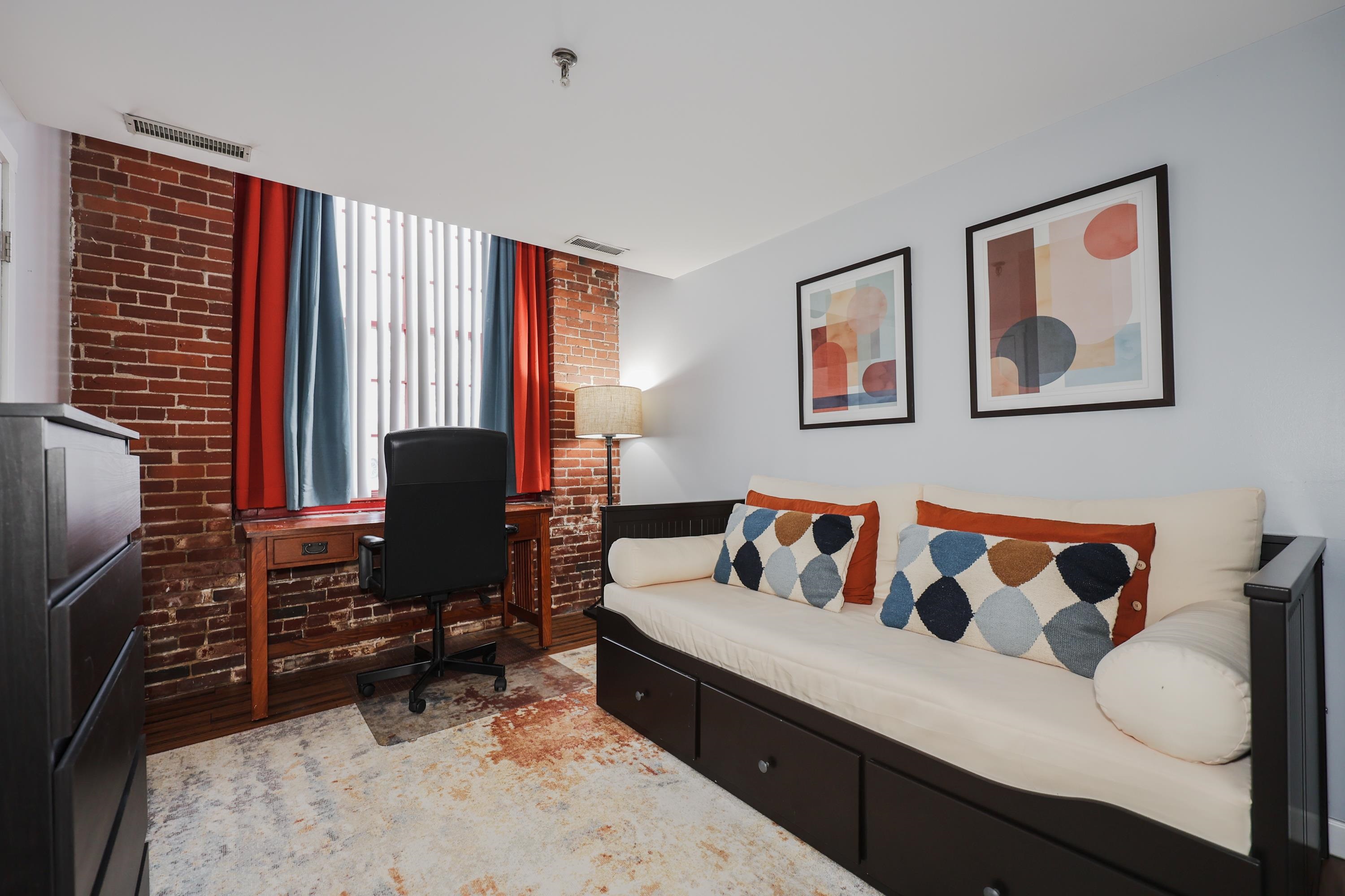 470 Silver Street Unit: 121