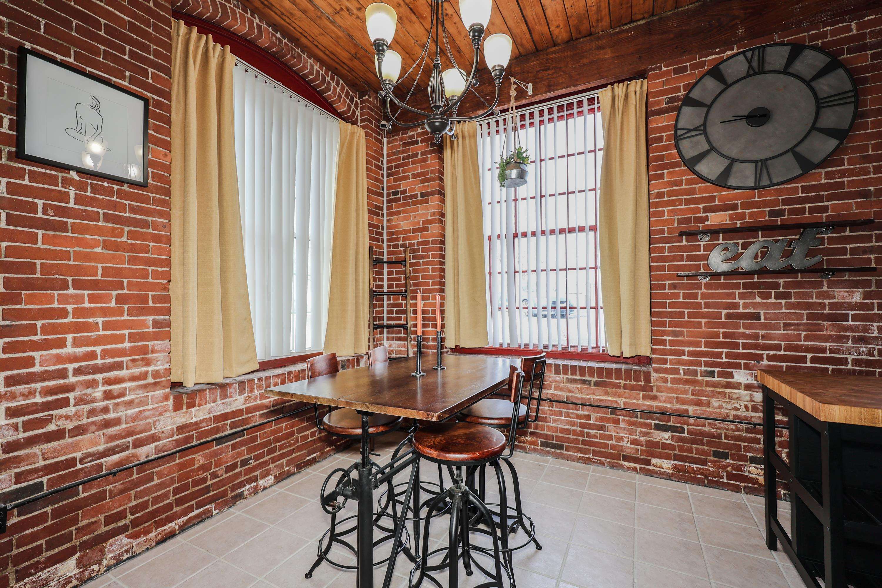 470 Silver Street Unit: 121