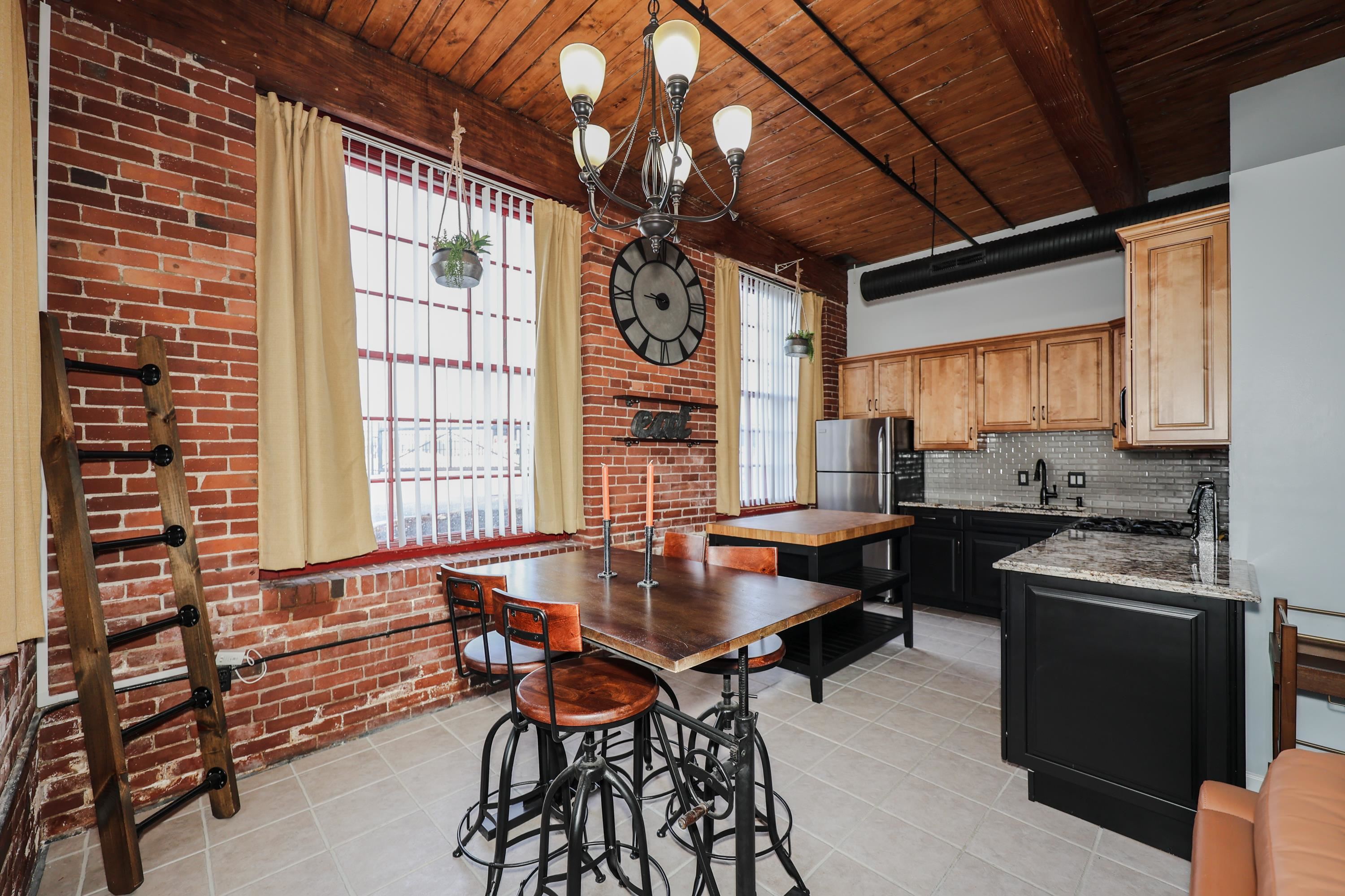 470 Silver Street Unit: 121