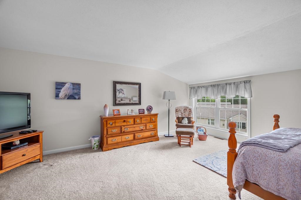 8 Valerie Court Unit: 8