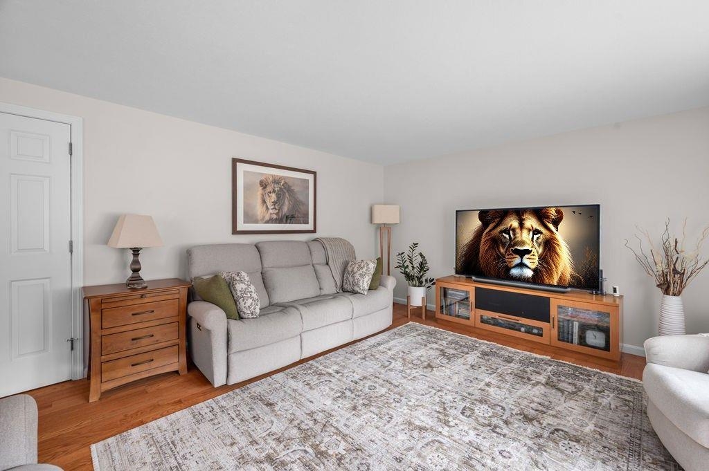 8 Valerie Court Unit: 8