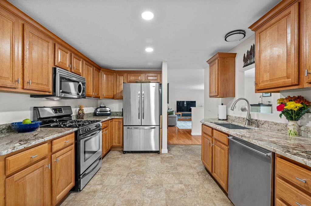 8 Valerie Court Unit: 8