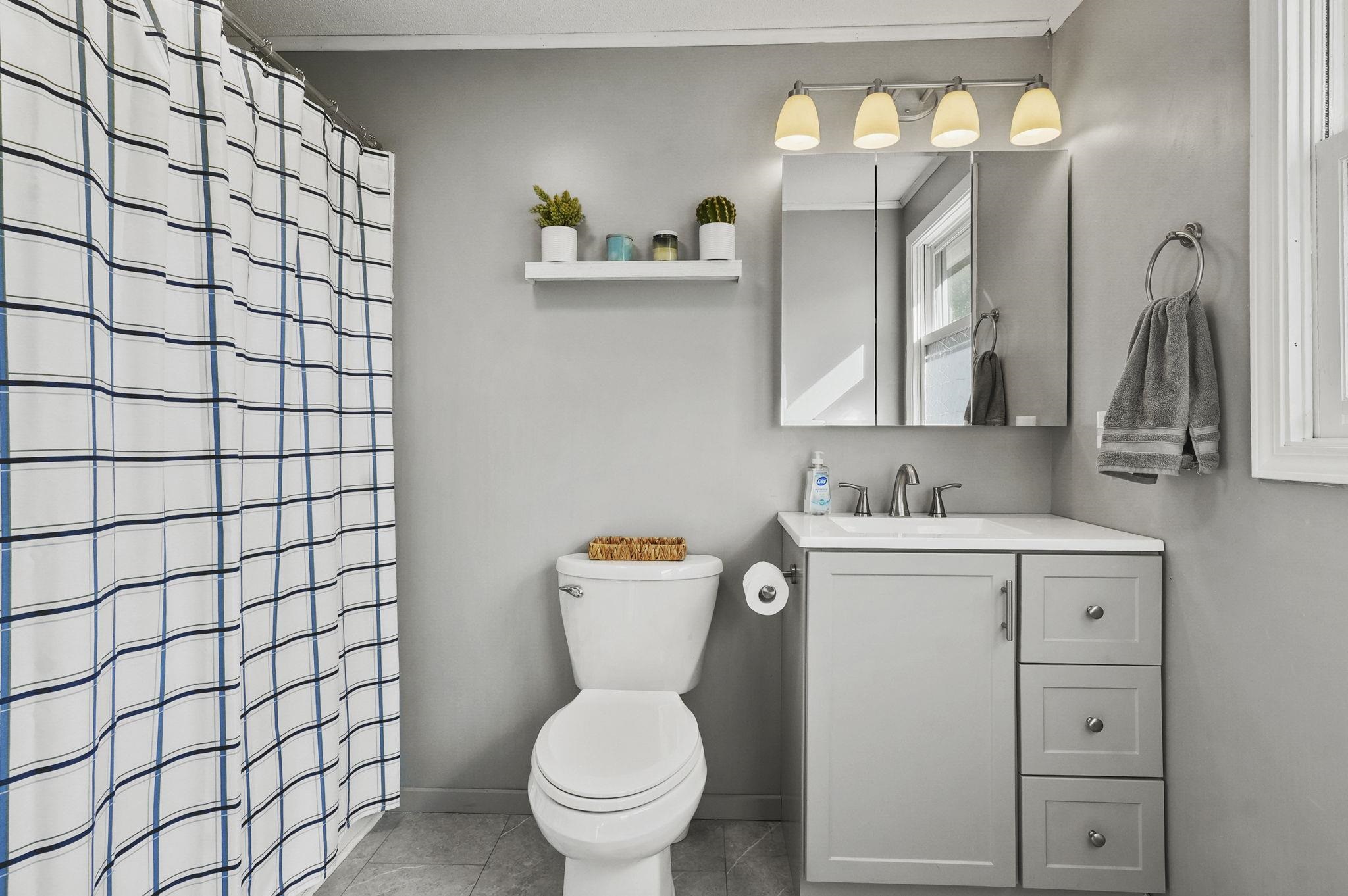 18 Trailside Drive Unit: B