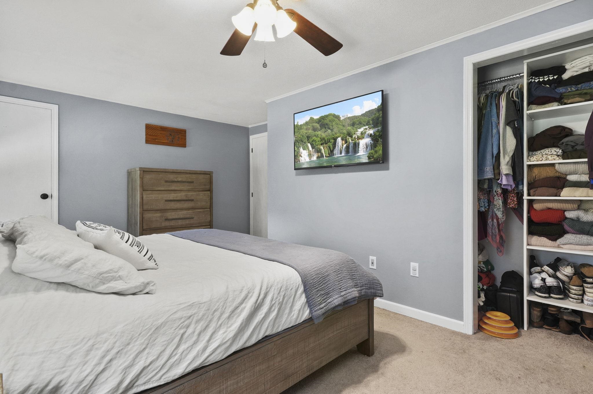 18 Trailside Drive Unit: B