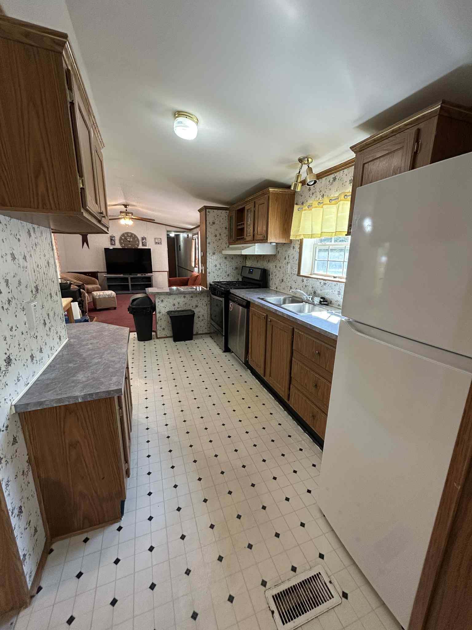112 Harriman Hill Road