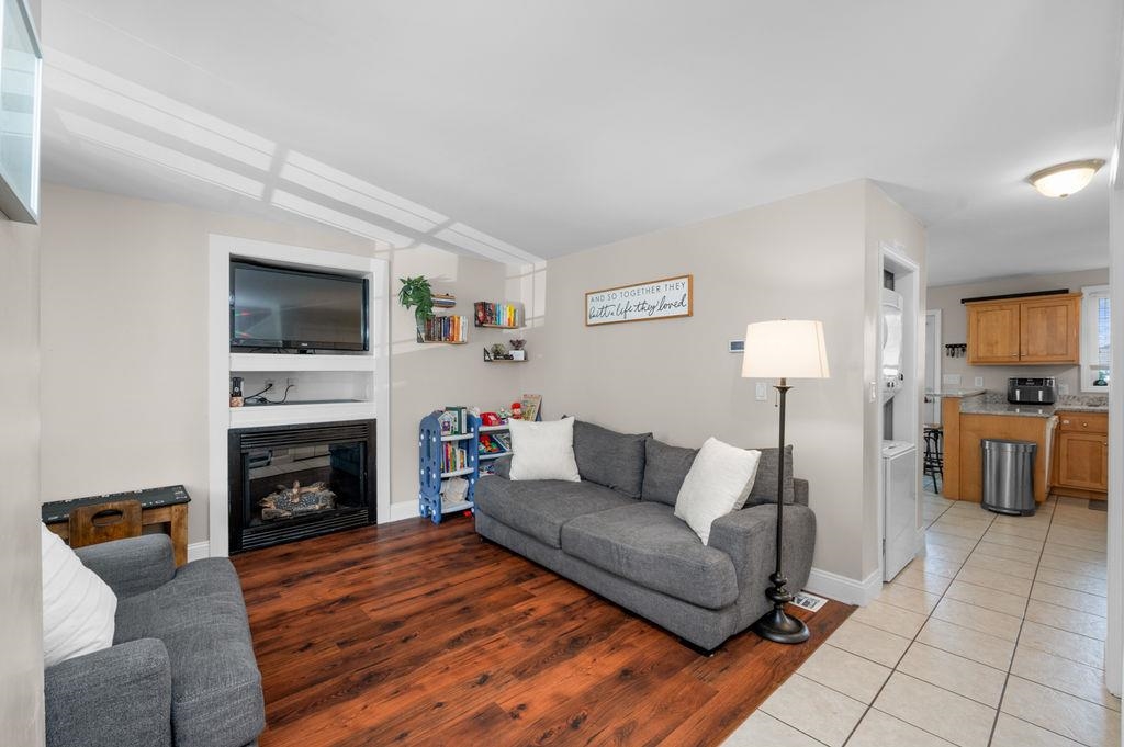 33 W Elmhurst Avenue Unit: C