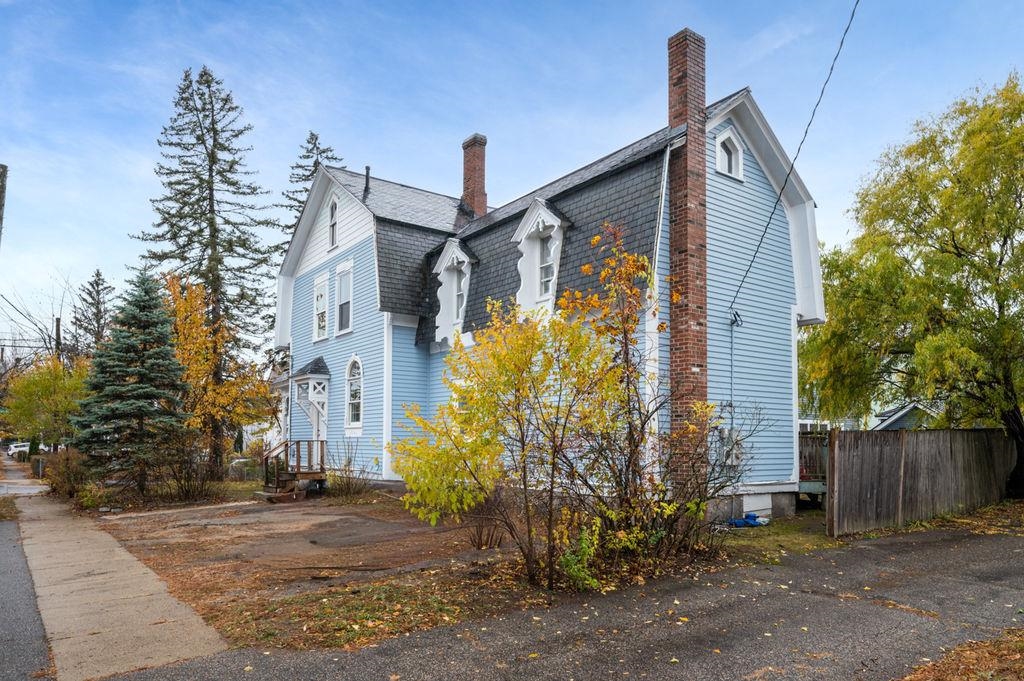 412 Amherst Street
